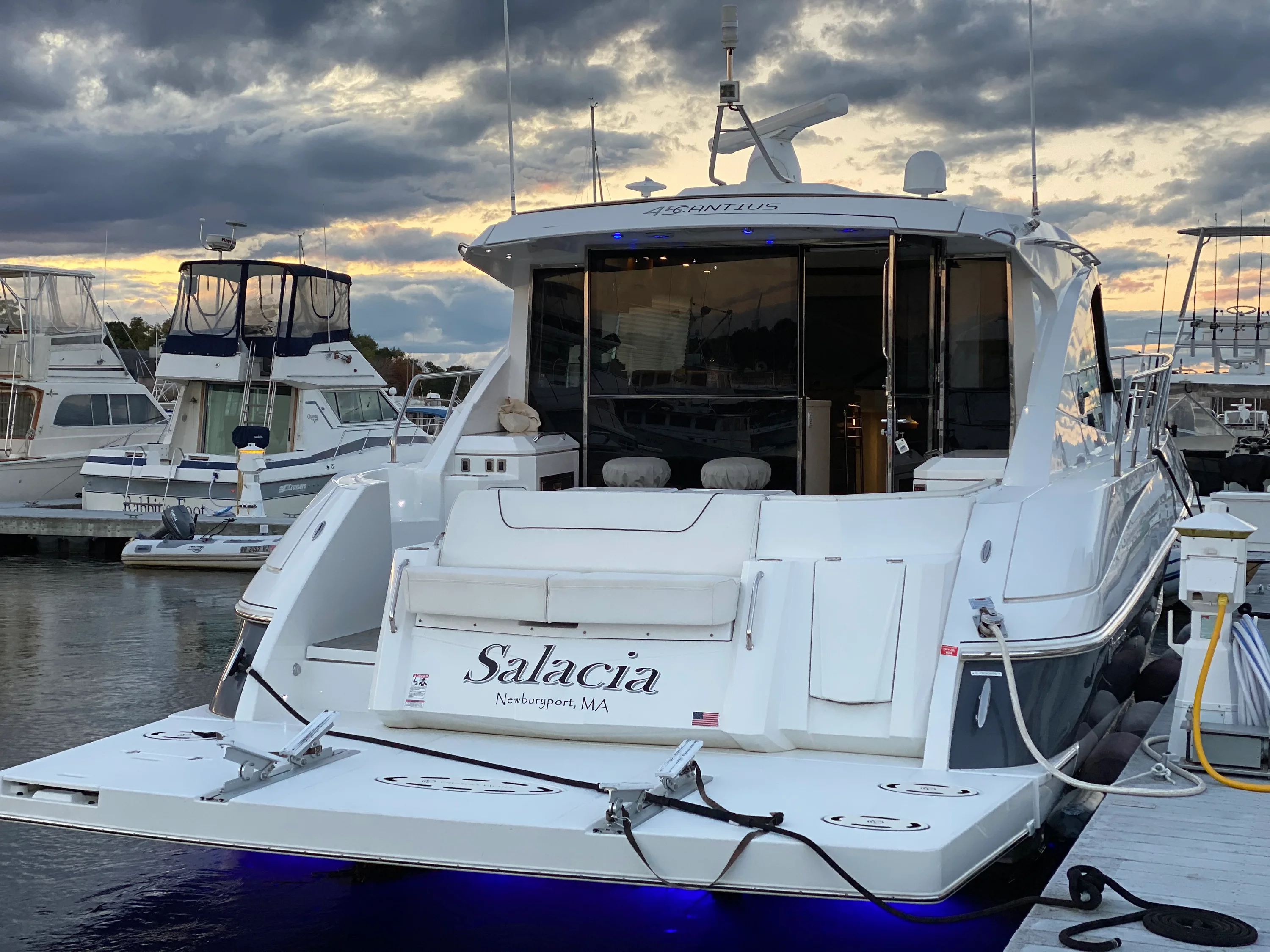 2018 Cruisers Yachts 45 CANTIUS Image Thumbnail #1