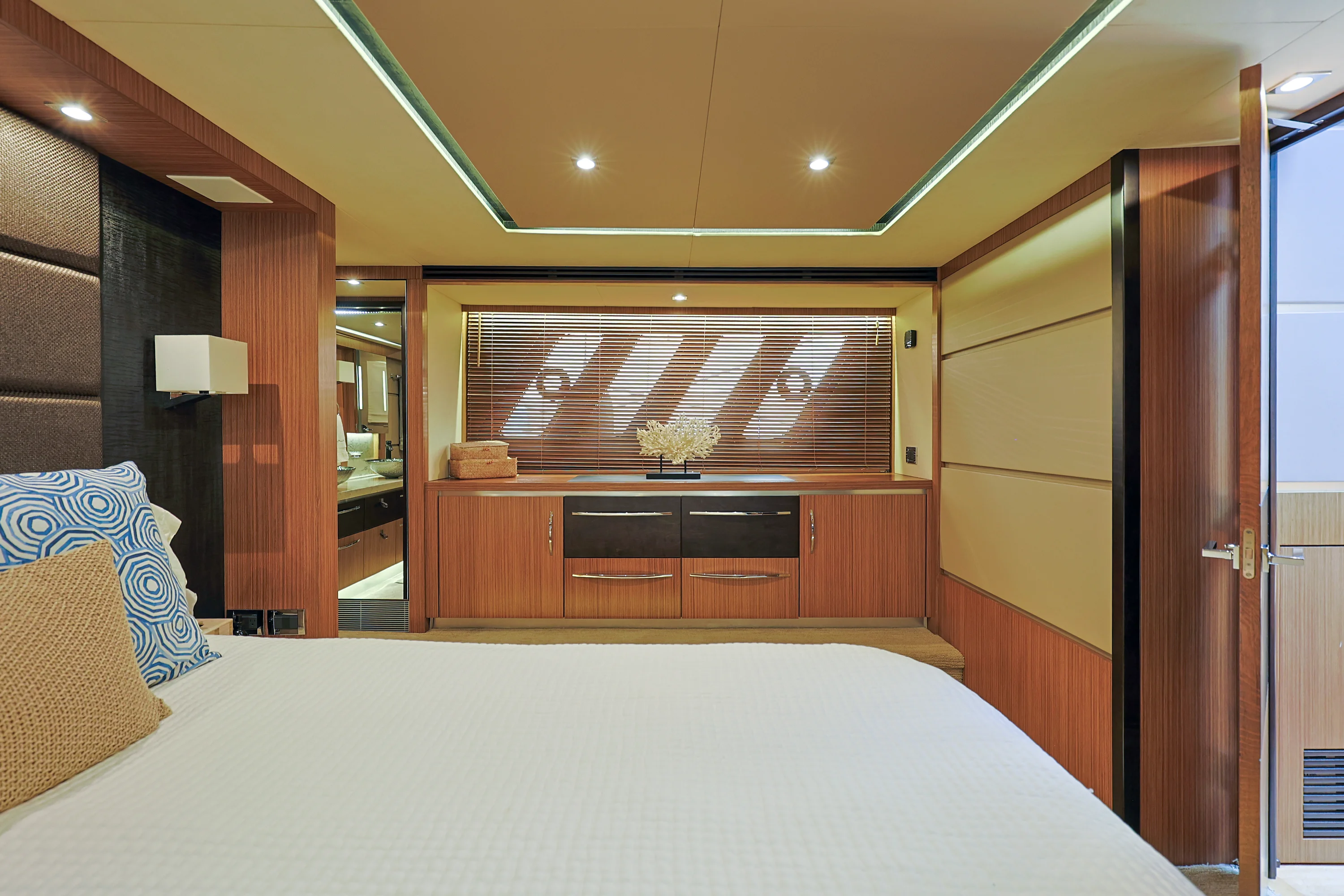 2017 Sea Ray L650 Fly Image Thumbnail #45