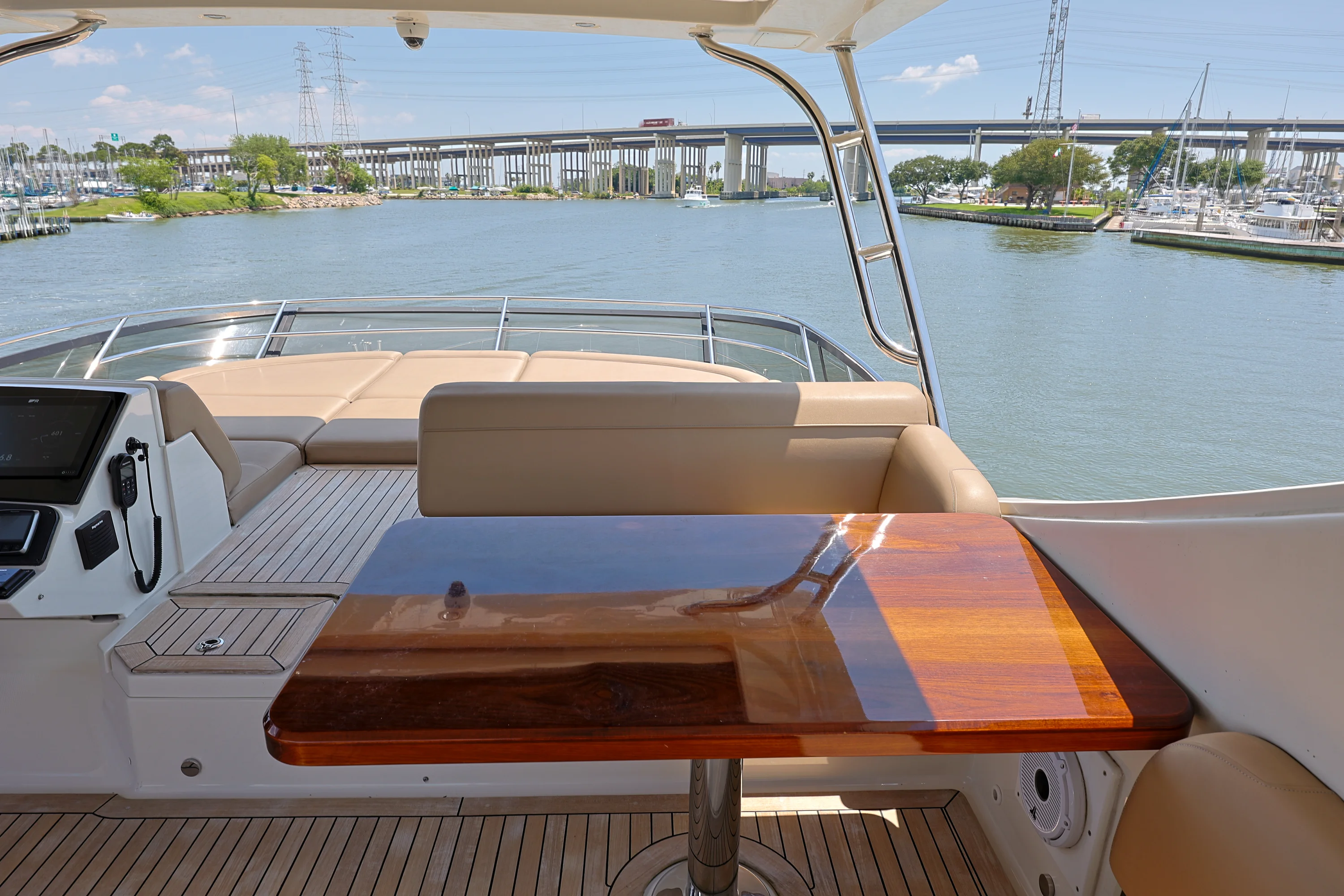 2017 Sea Ray L650 Fly Image Thumbnail #18