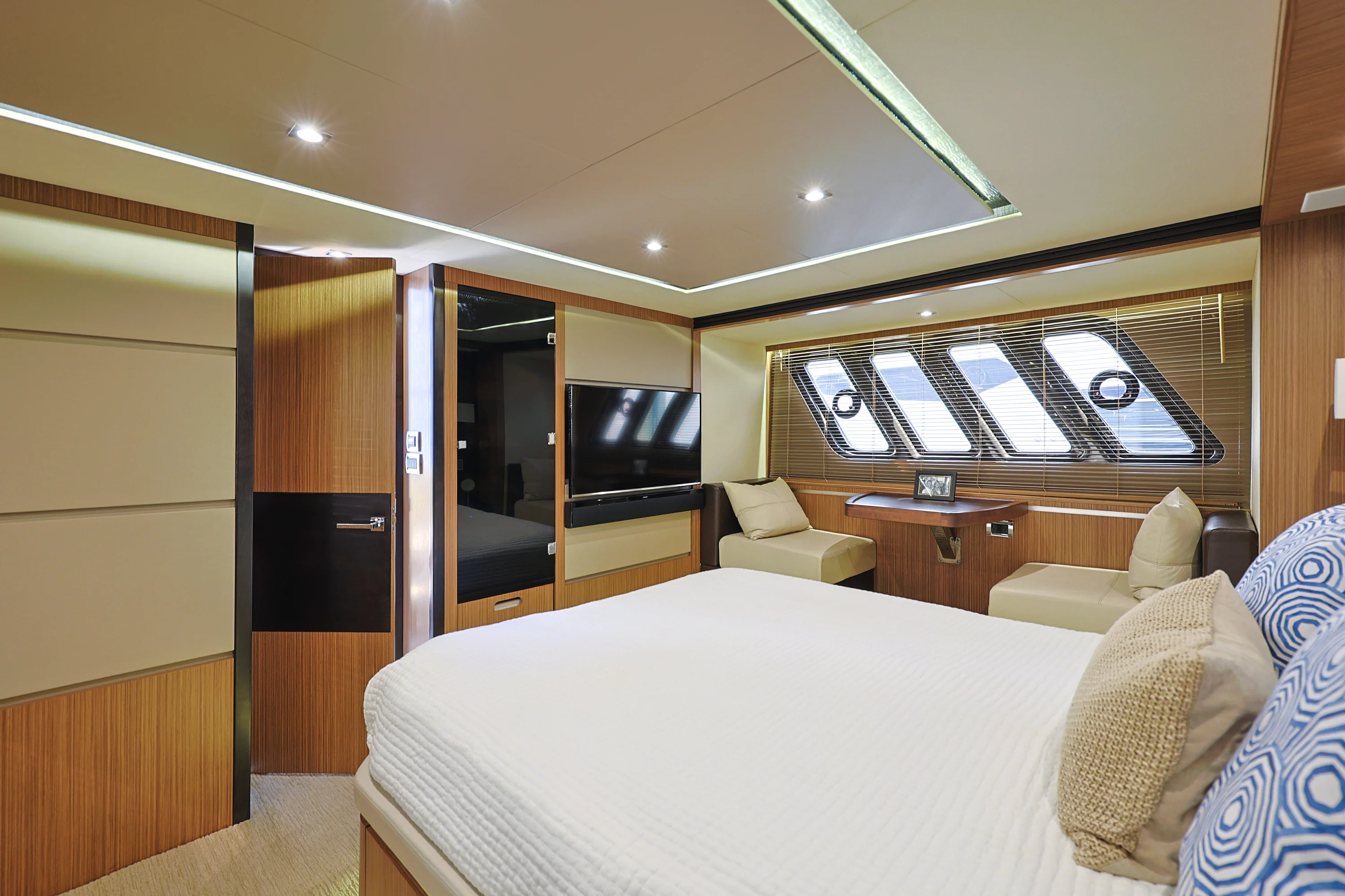 2017 Sea Ray L650 Fly Image Thumbnail #41
