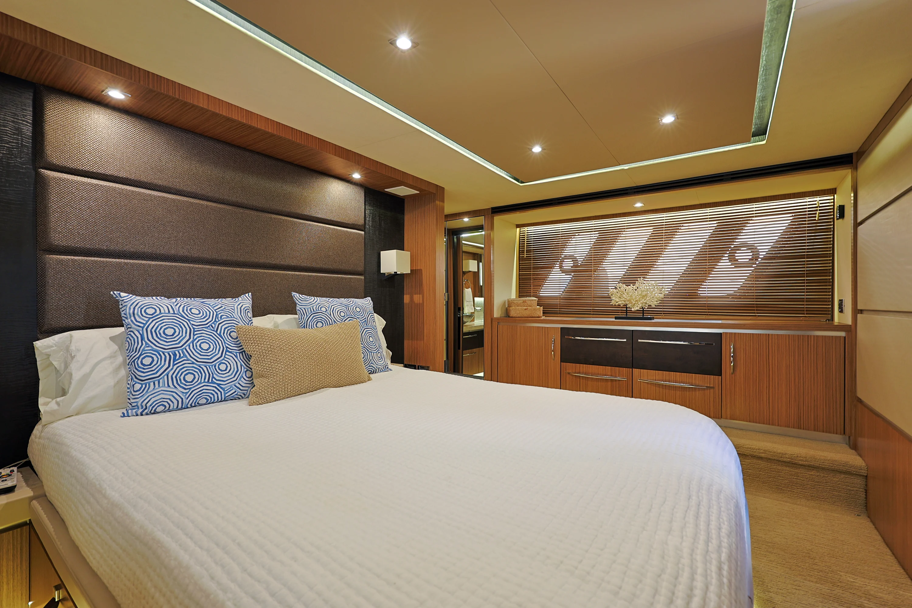 2017 Sea Ray L650 Fly Image Thumbnail #40