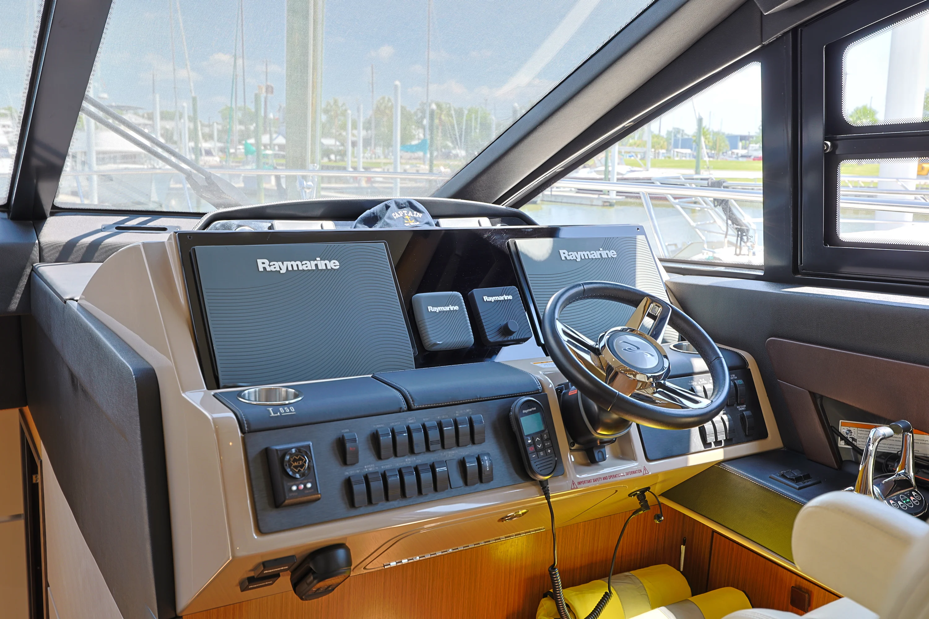 2017 Sea Ray L650 Fly Image Thumbnail #25