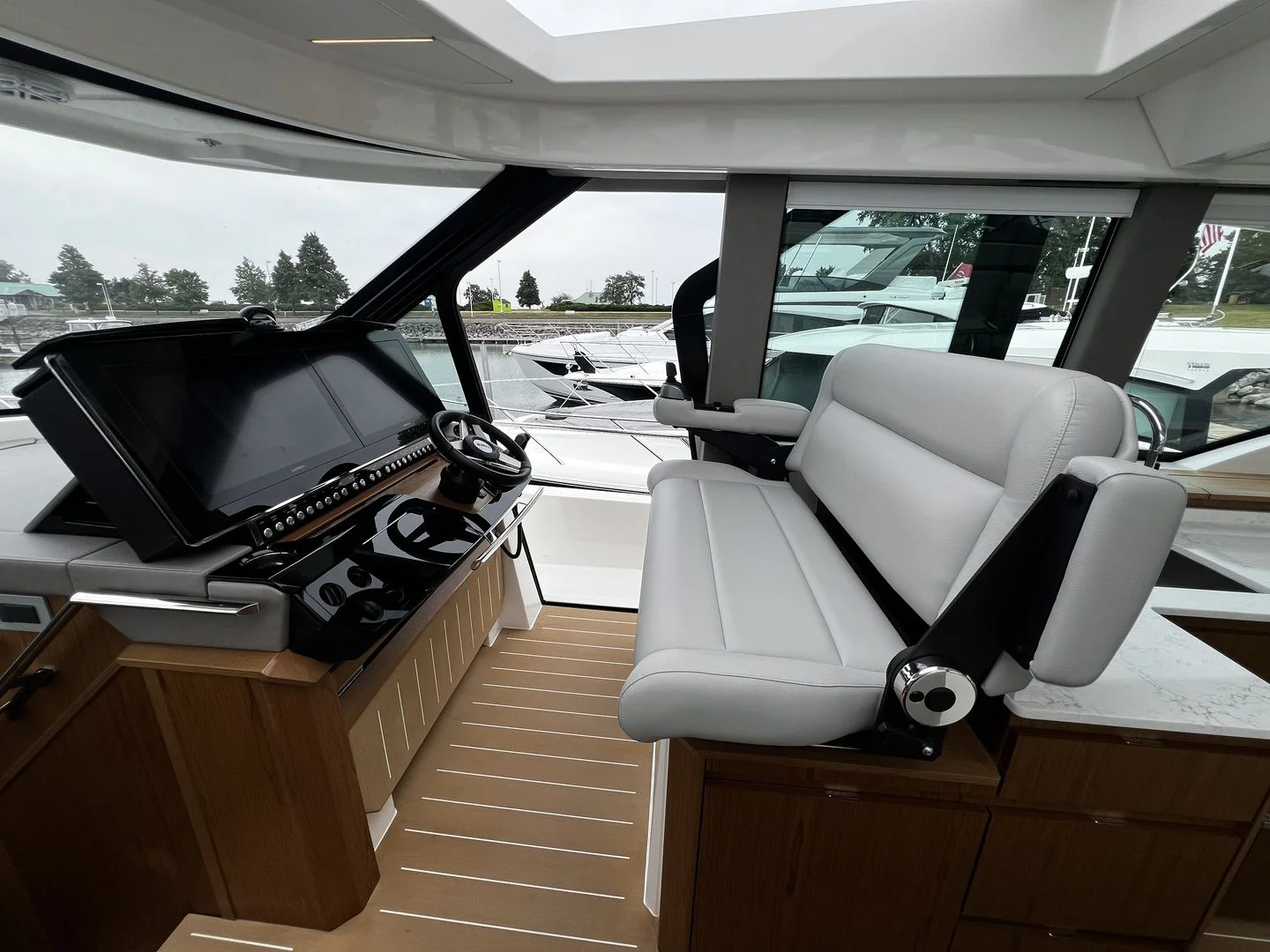 2027 Tiara Yachts EX60 Image Thumbnail #39