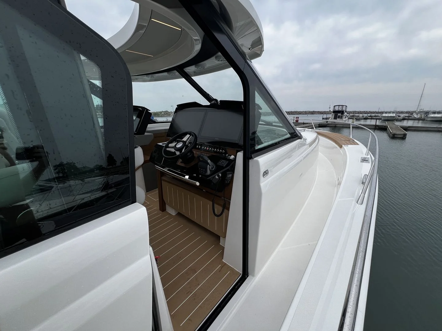 2027 Tiara Yachts EX60 Image Thumbnail #57
