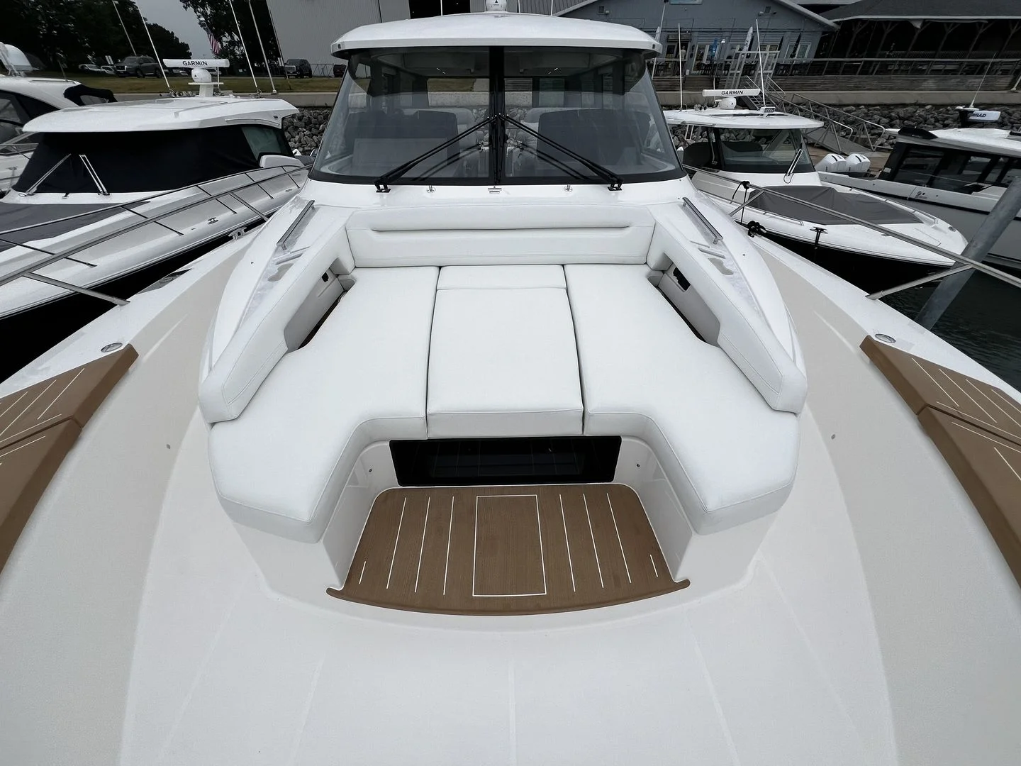 2027 Tiara Yachts EX60 Image Thumbnail #60
