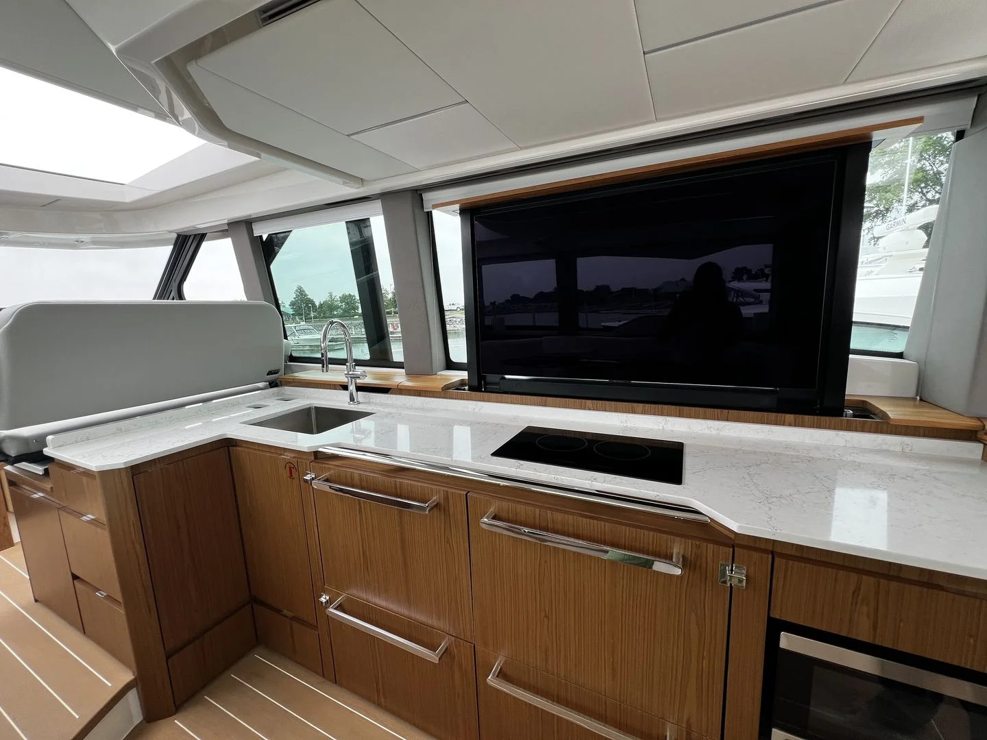 2027 Tiara Yachts EX60 Image Thumbnail #34