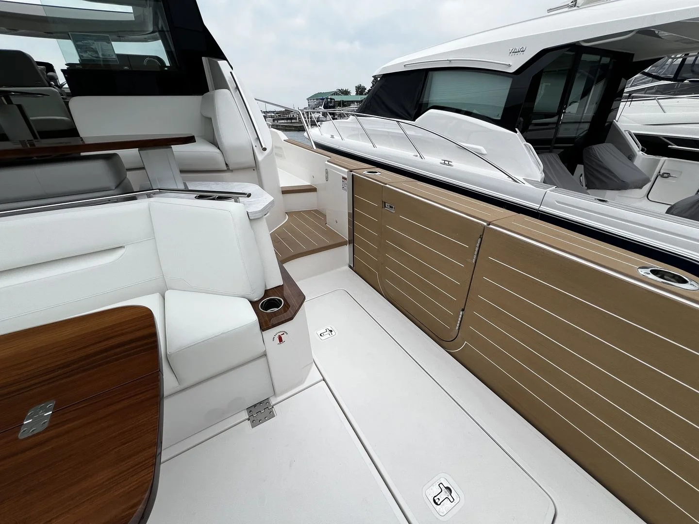 2027 Tiara Yachts EX60 Image Thumbnail #15