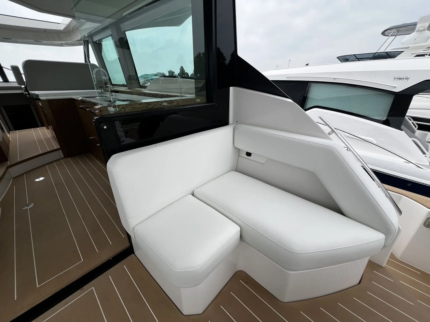 2027 Tiara Yachts EX60 Image Thumbnail #30