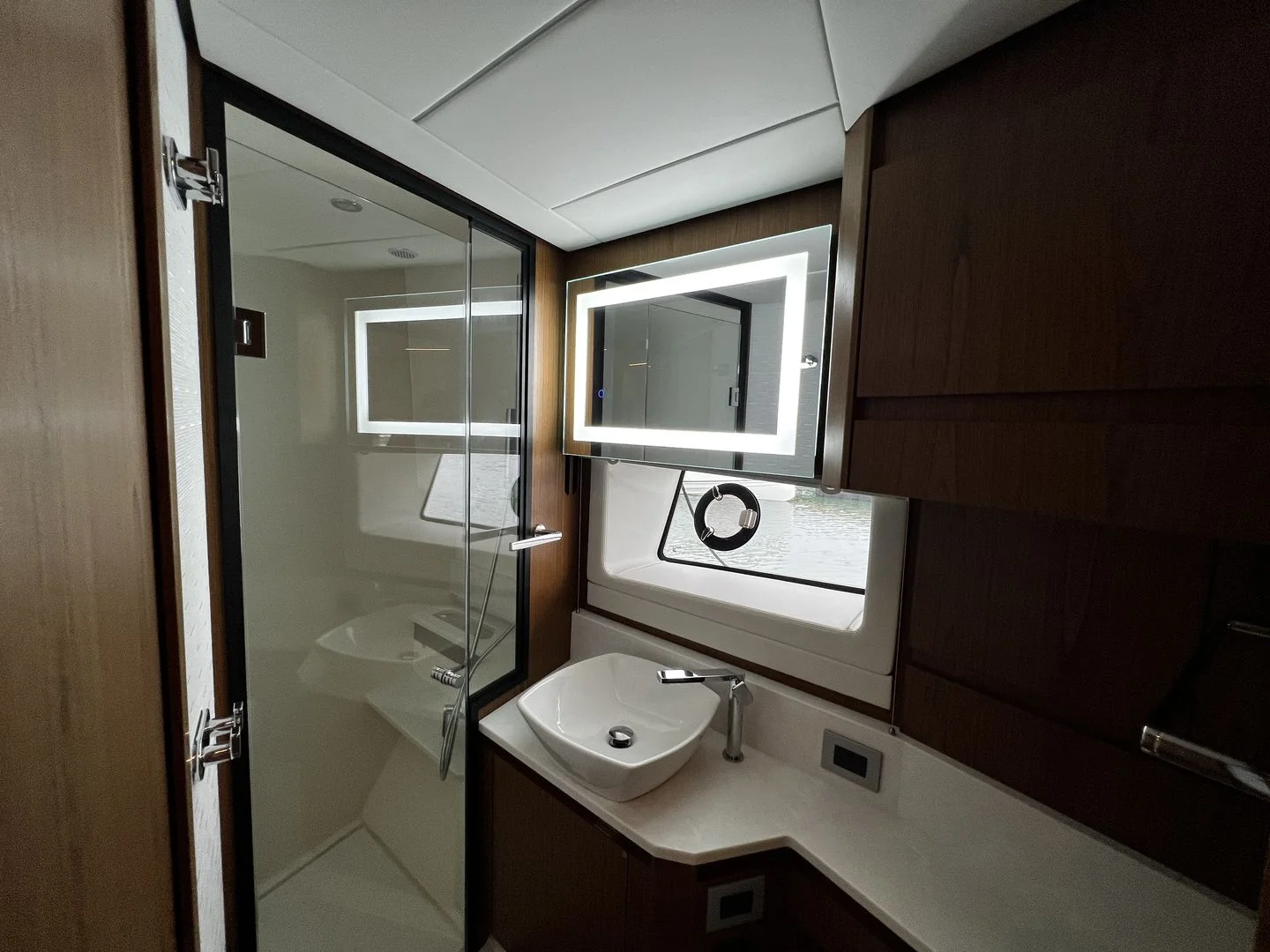 2027 Tiara Yachts EX60 Image Thumbnail #47