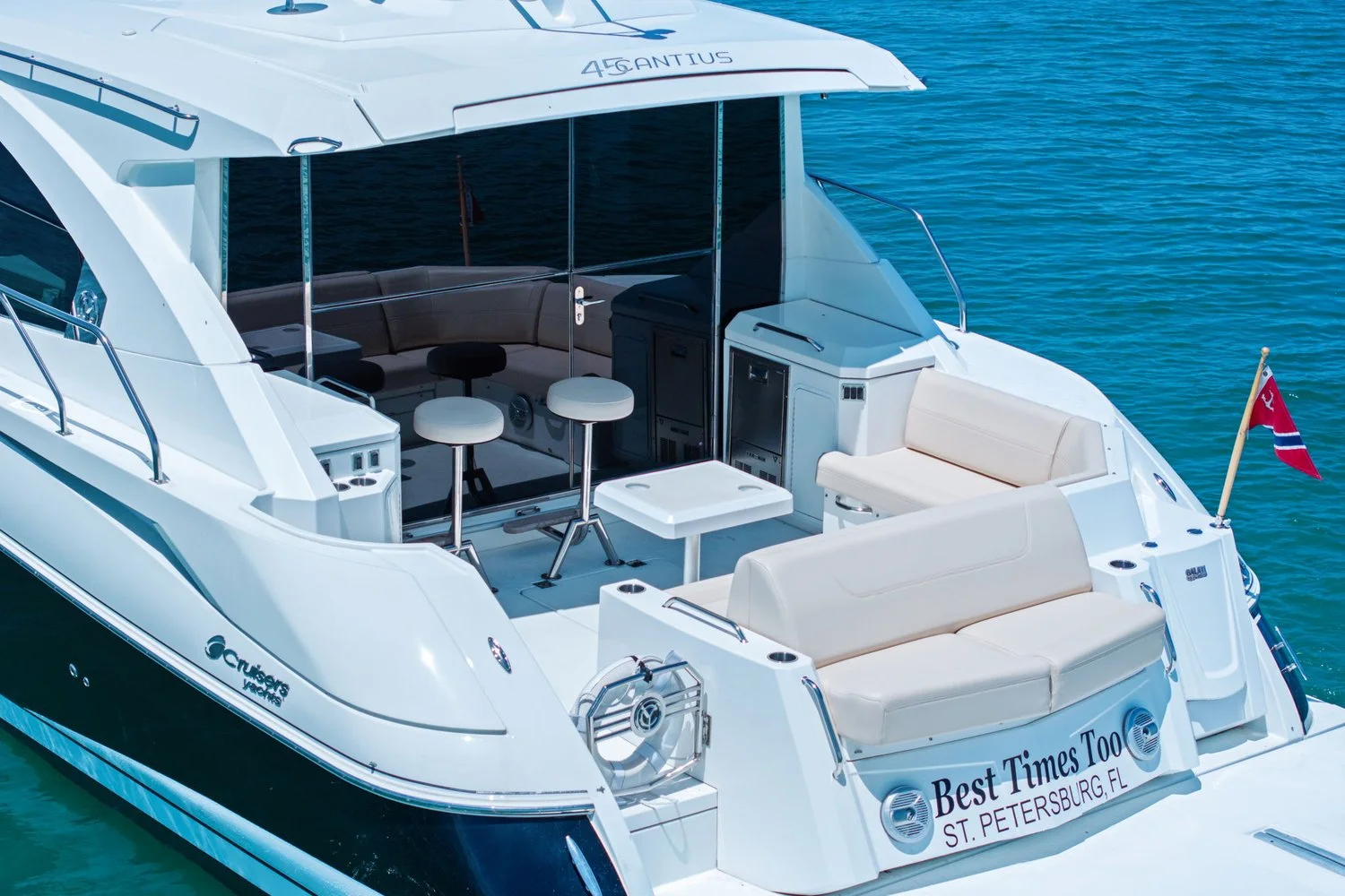 2014 Cruisers Yachts 45 CANTIUS Image Thumbnail #12