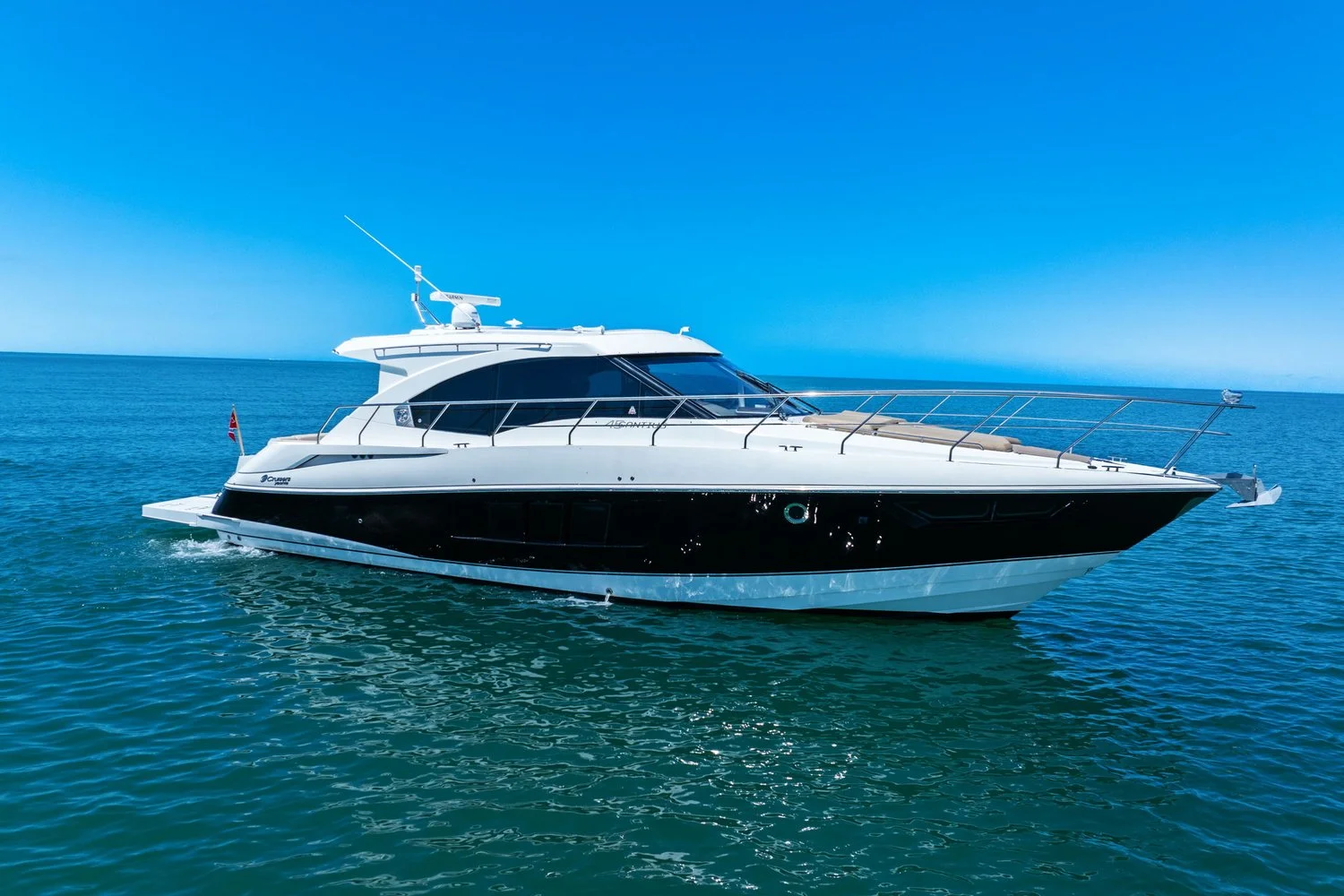 2014 Cruisers Yachts 45 CANTIUS Image Thumbnail #3