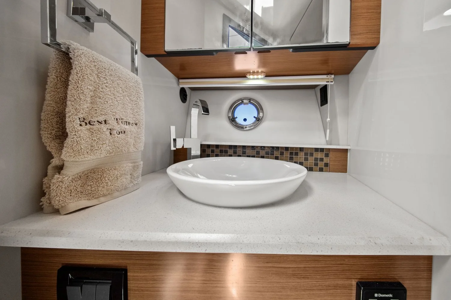 2014 Cruisers Yachts 45 CANTIUS Image Thumbnail #42