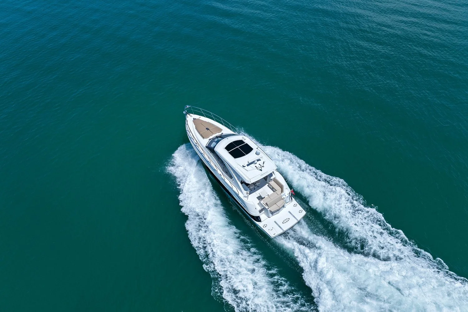 2014 Cruisers Yachts 45 CANTIUS Image Thumbnail #14