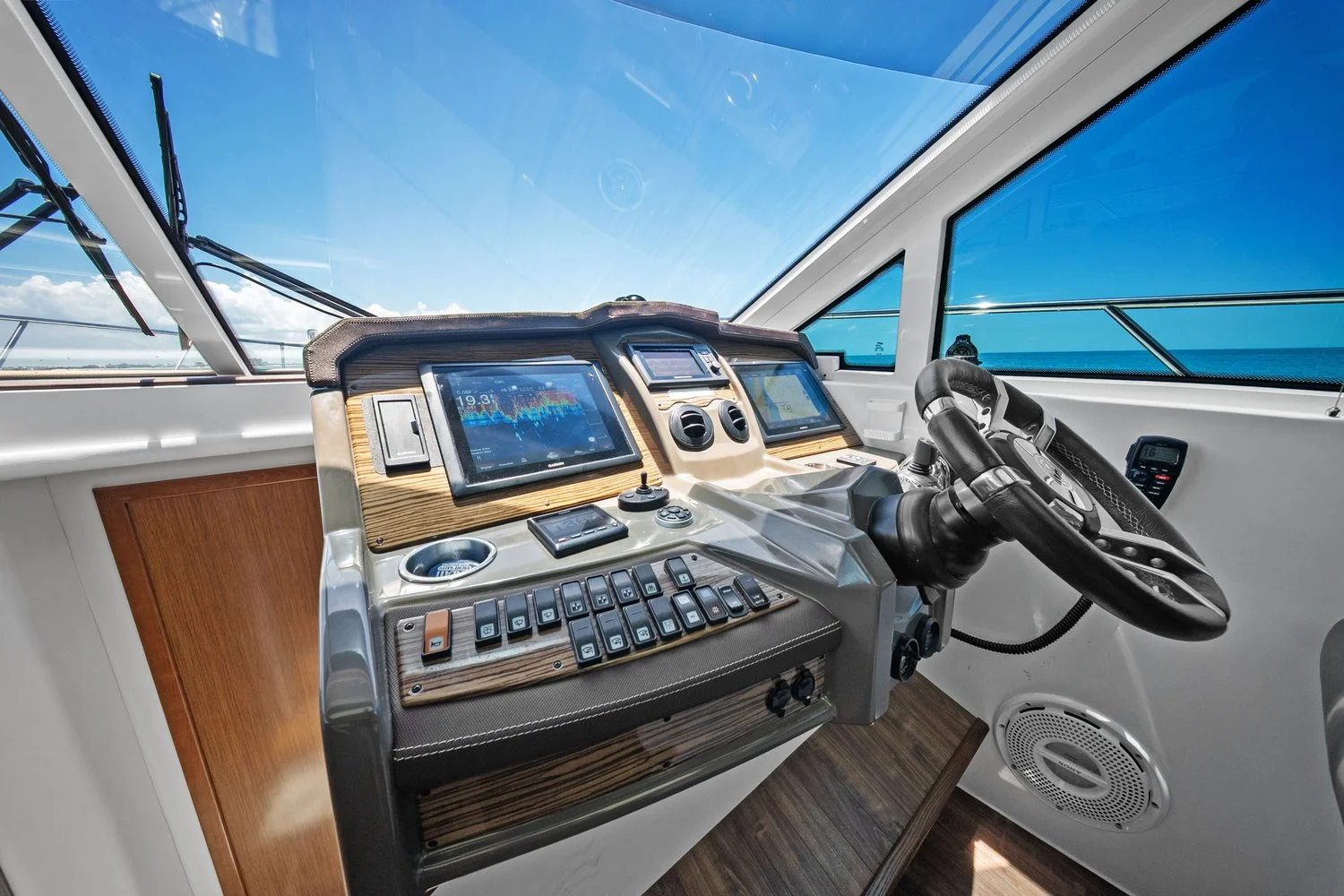 2014 Cruisers Yachts 45 CANTIUS Image Thumbnail #45