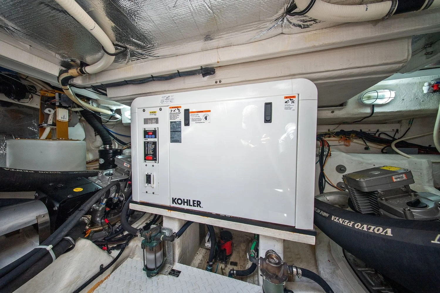 2014 Cruisers Yachts 45 CANTIUS Image Thumbnail #24