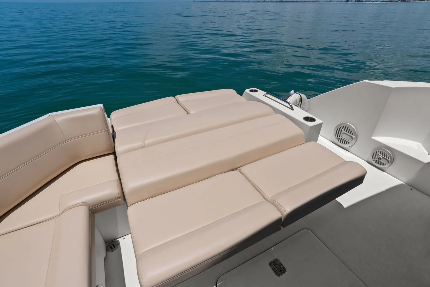 2014 Cruisers Yachts 45 CANTIUS Image Thumbnail #72