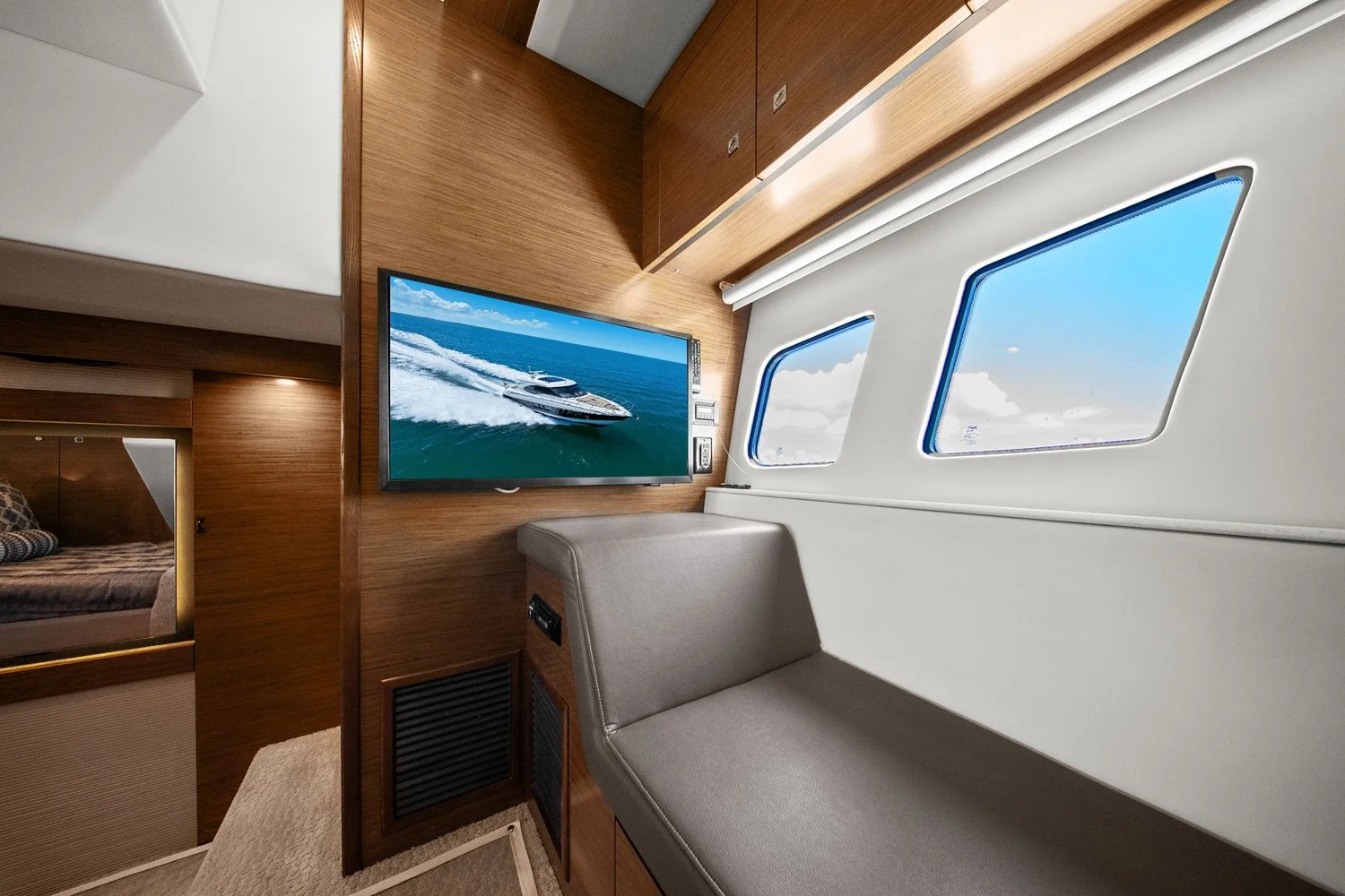 2014 Cruisers Yachts 45 CANTIUS Image Thumbnail #36