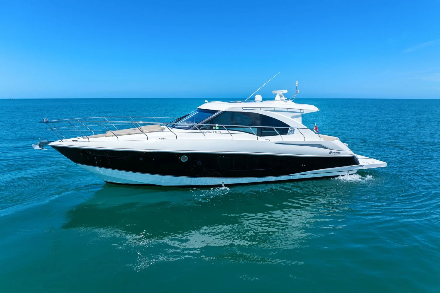2014 Cruisers Yachts 45 CANTIUS Image Thumbnail #7