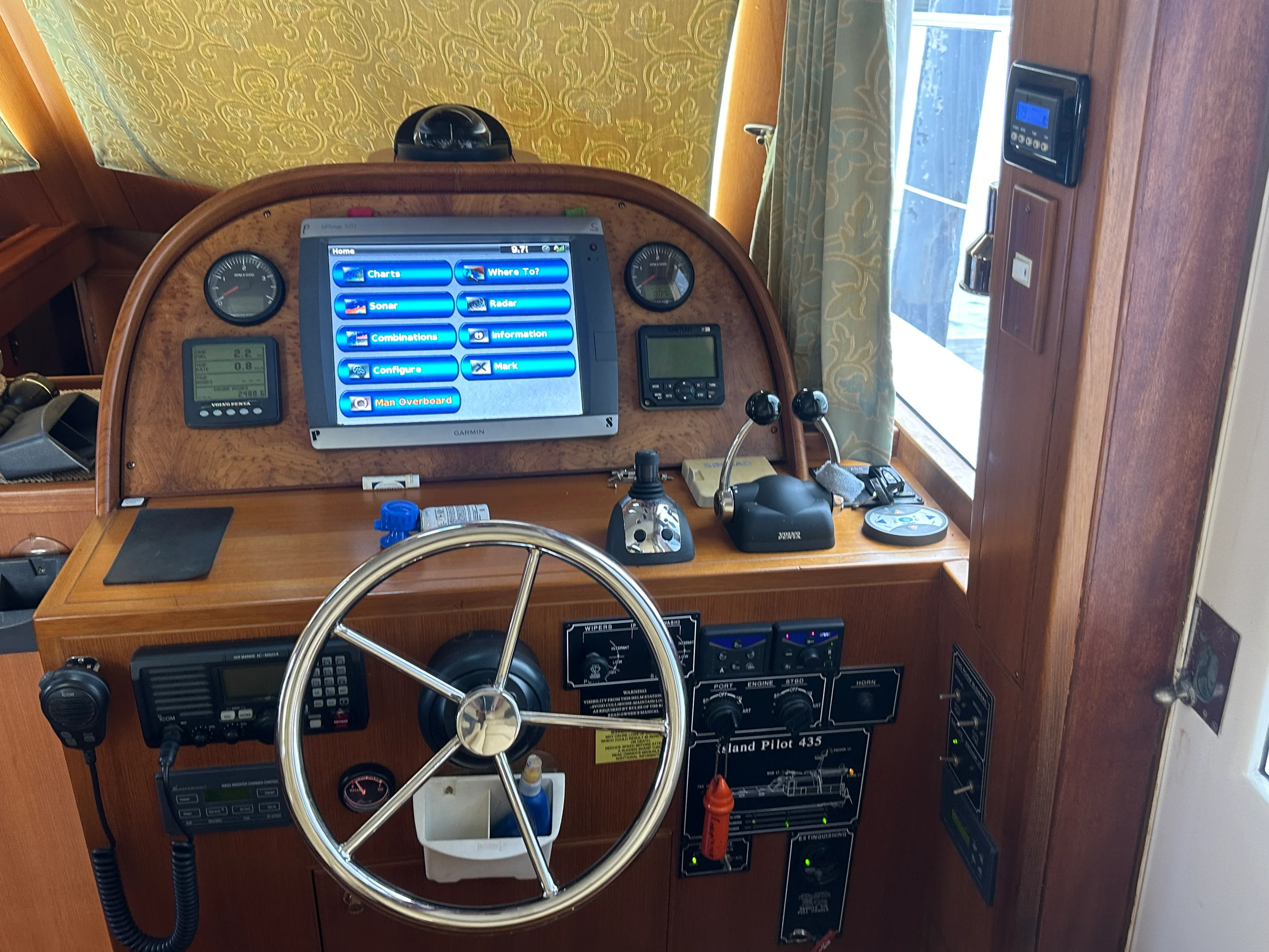 2009 Island Pilot 435 Image Thumbnail #12