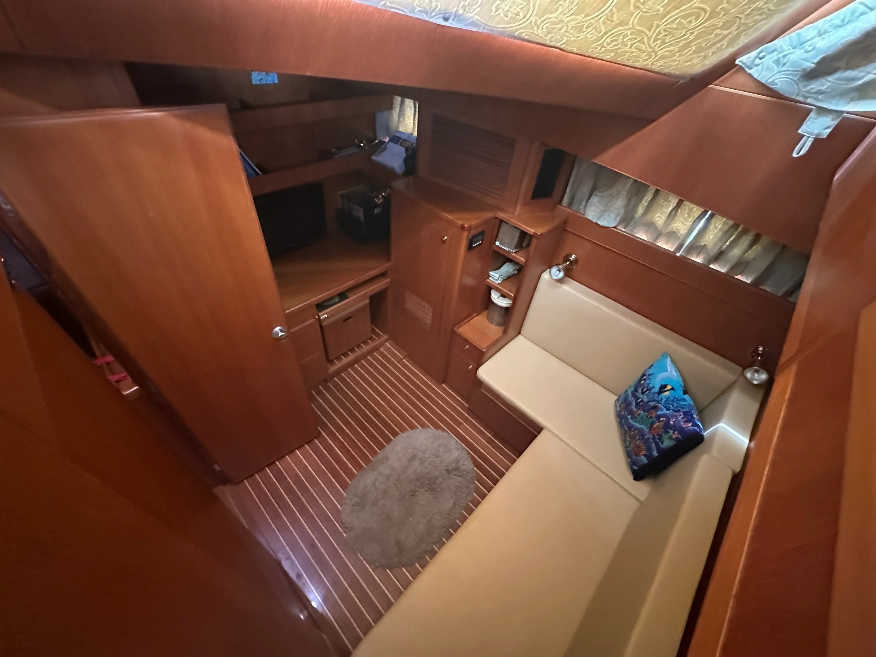 2009 Island Pilot 435 Image Thumbnail #10