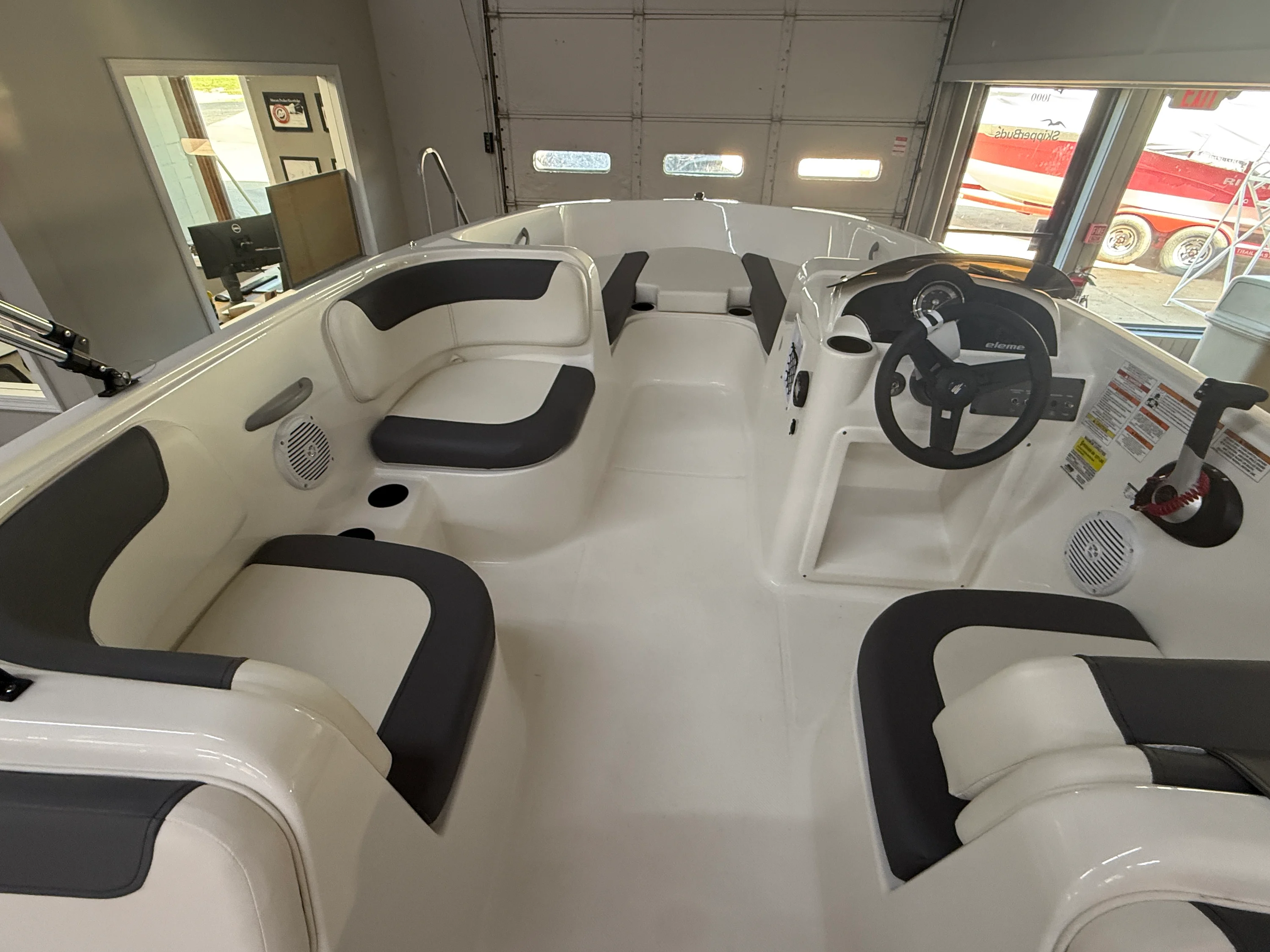 2026 Bayliner E18LE Image Thumbnail #8