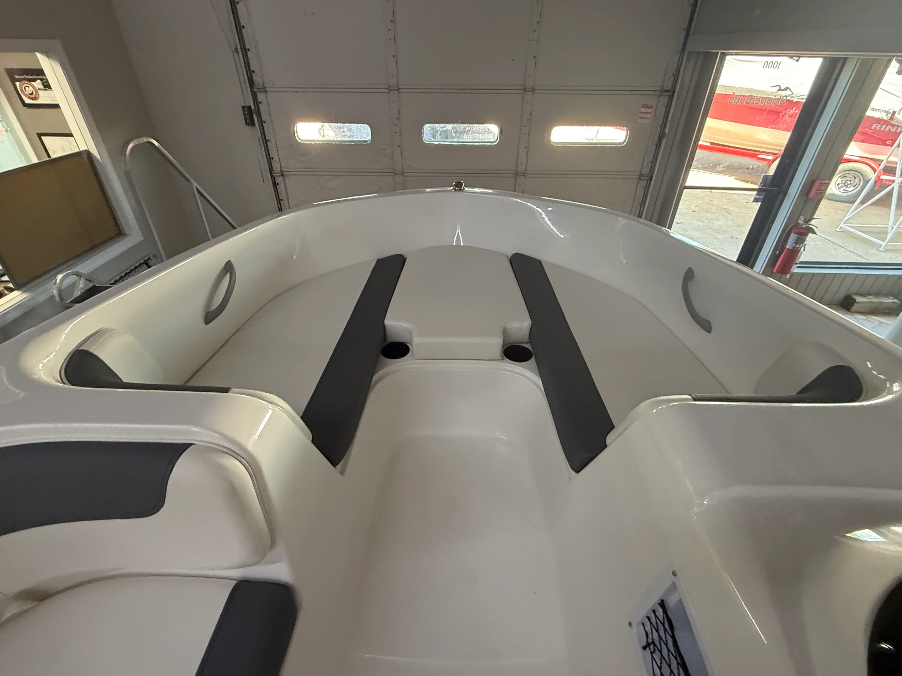 2026 Bayliner E18LE Image Thumbnail #9