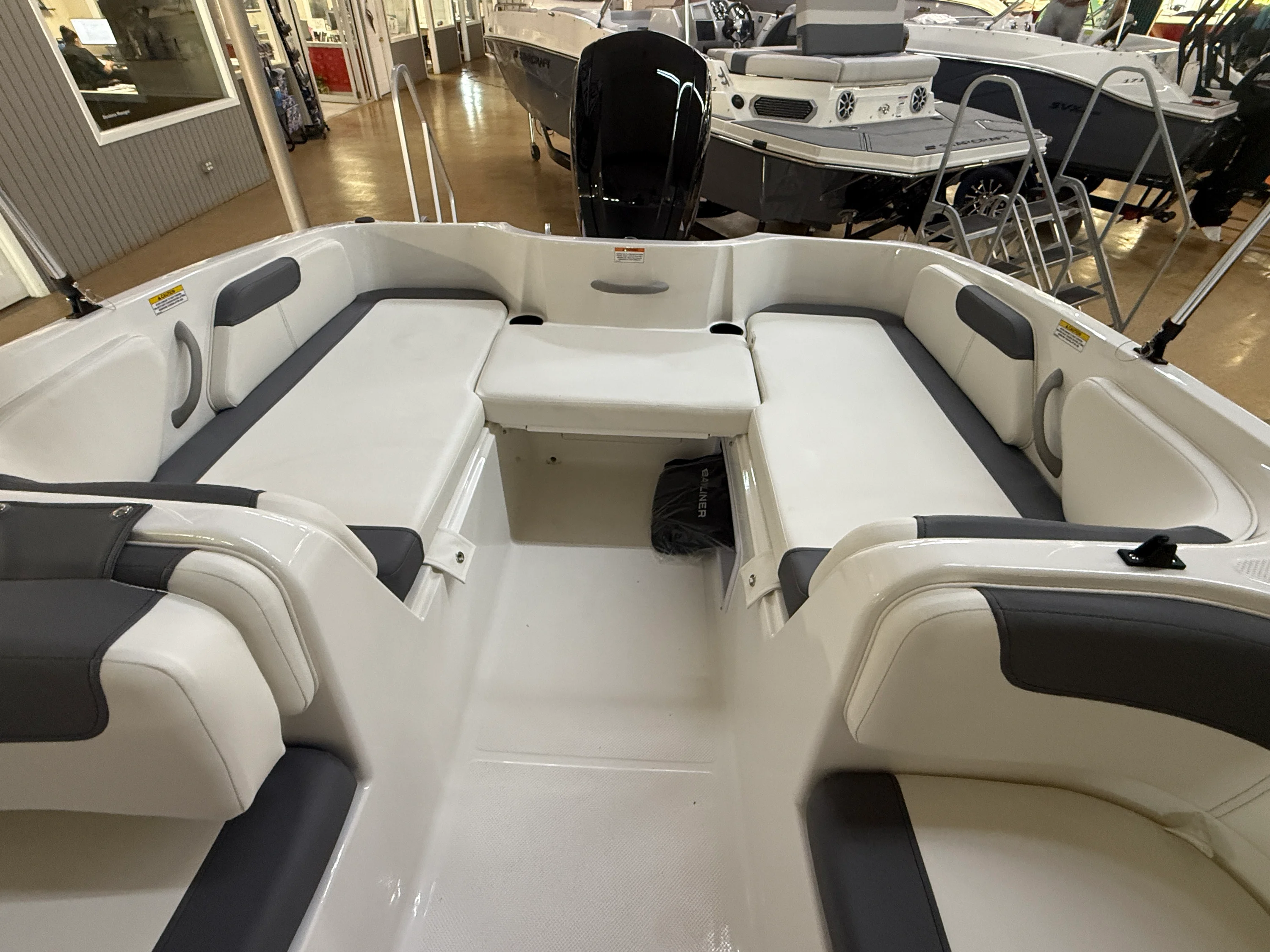 2026 Bayliner E18LE Image Thumbnail #6