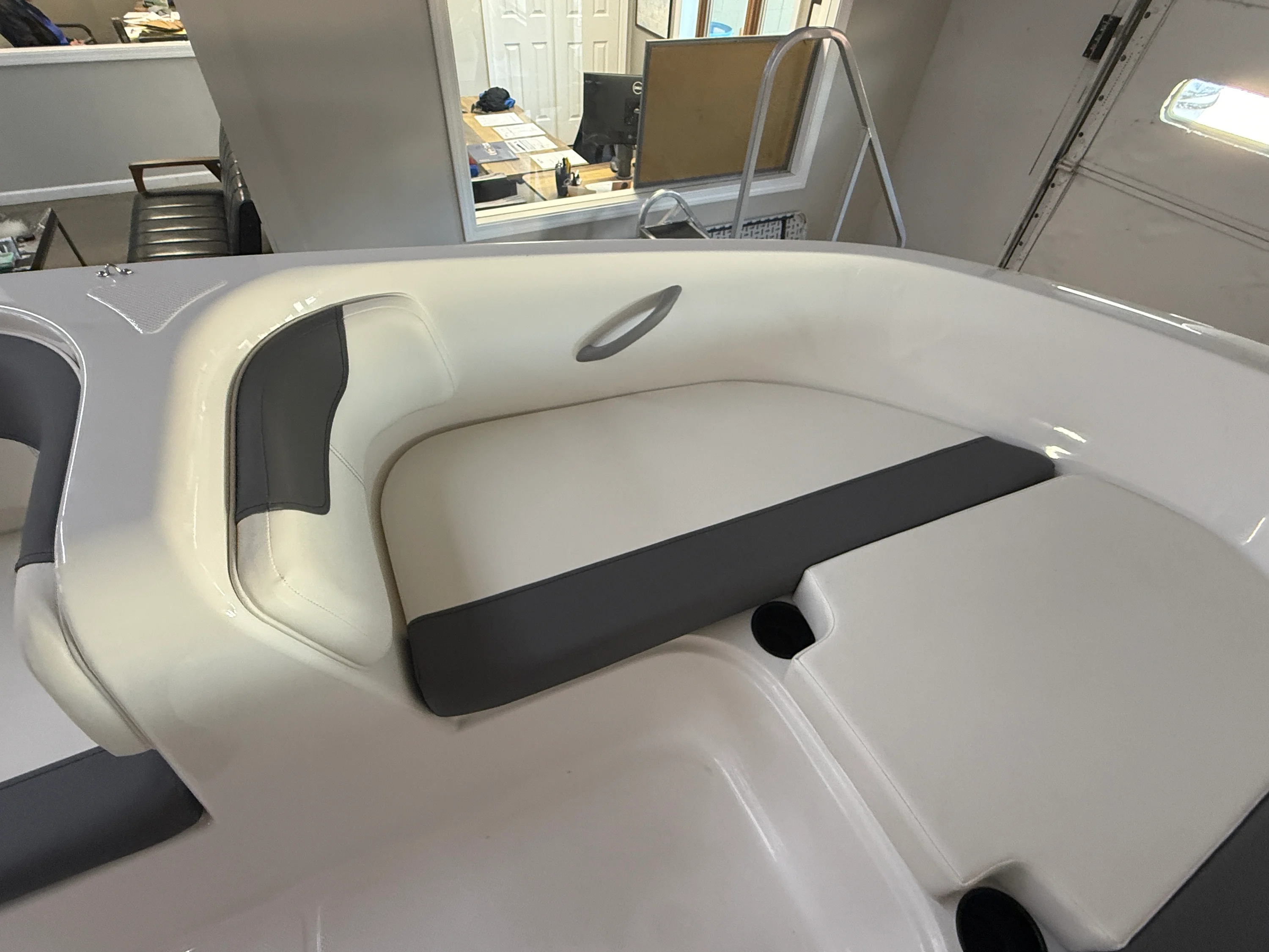 2026 Bayliner E18LE Image Thumbnail #10
