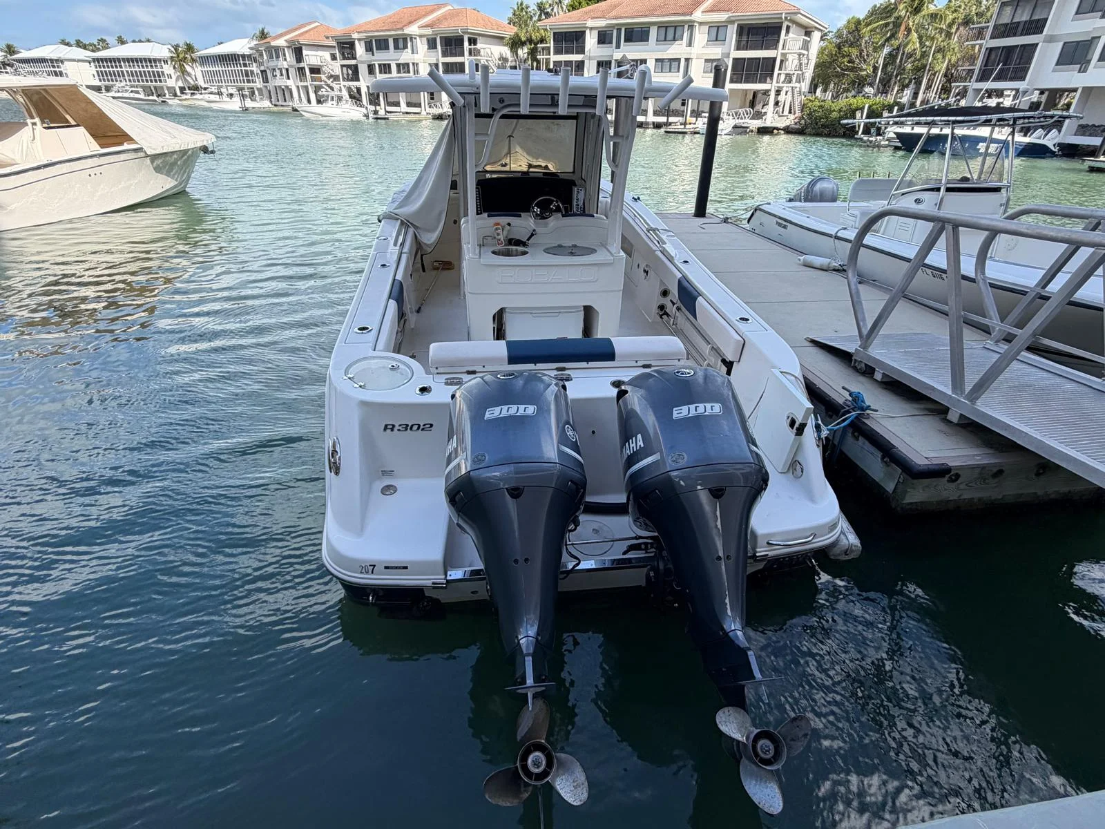 2017 Robalo R302 CENTER CONSOLE Image Thumbnail #17