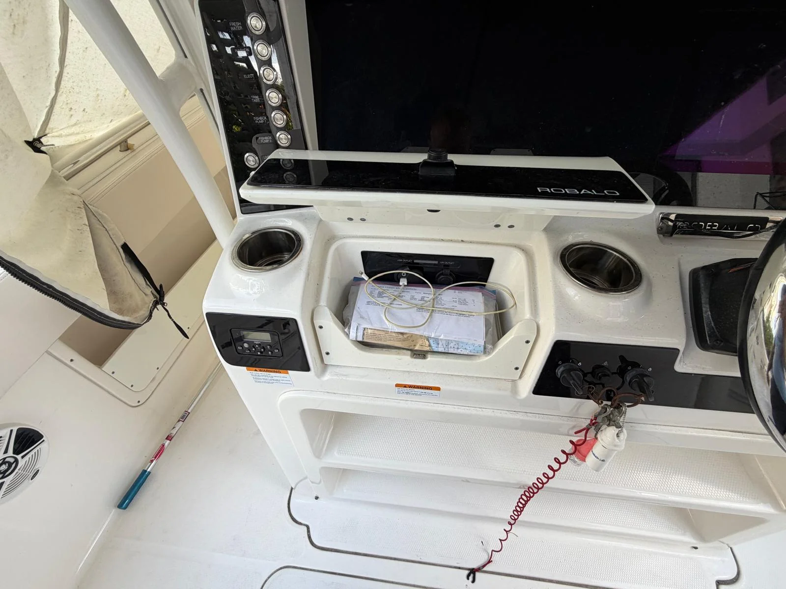2017 Robalo R302 CENTER CONSOLE Image Thumbnail #12
