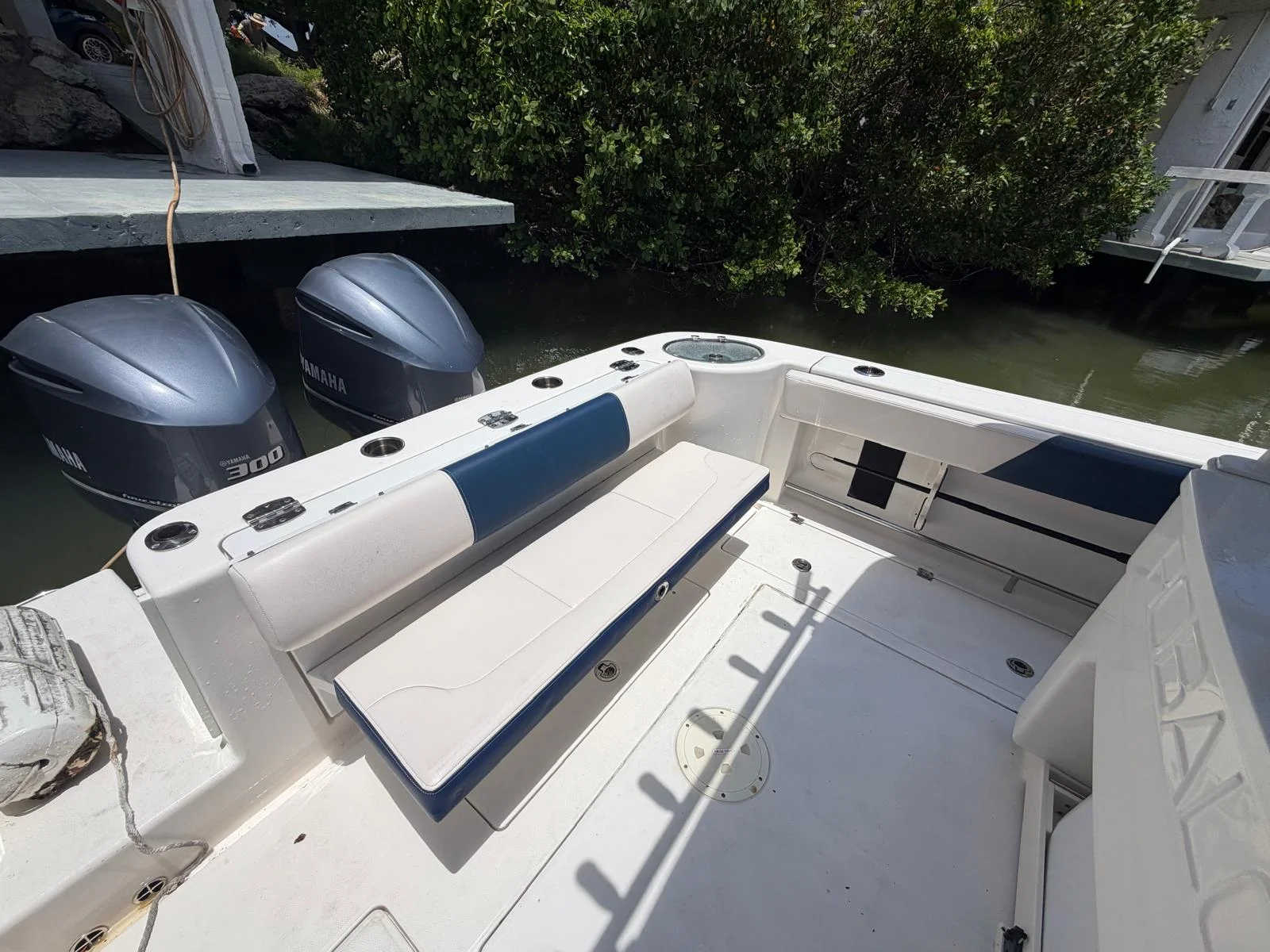 2017 Robalo R302 CENTER CONSOLE Image Thumbnail #25