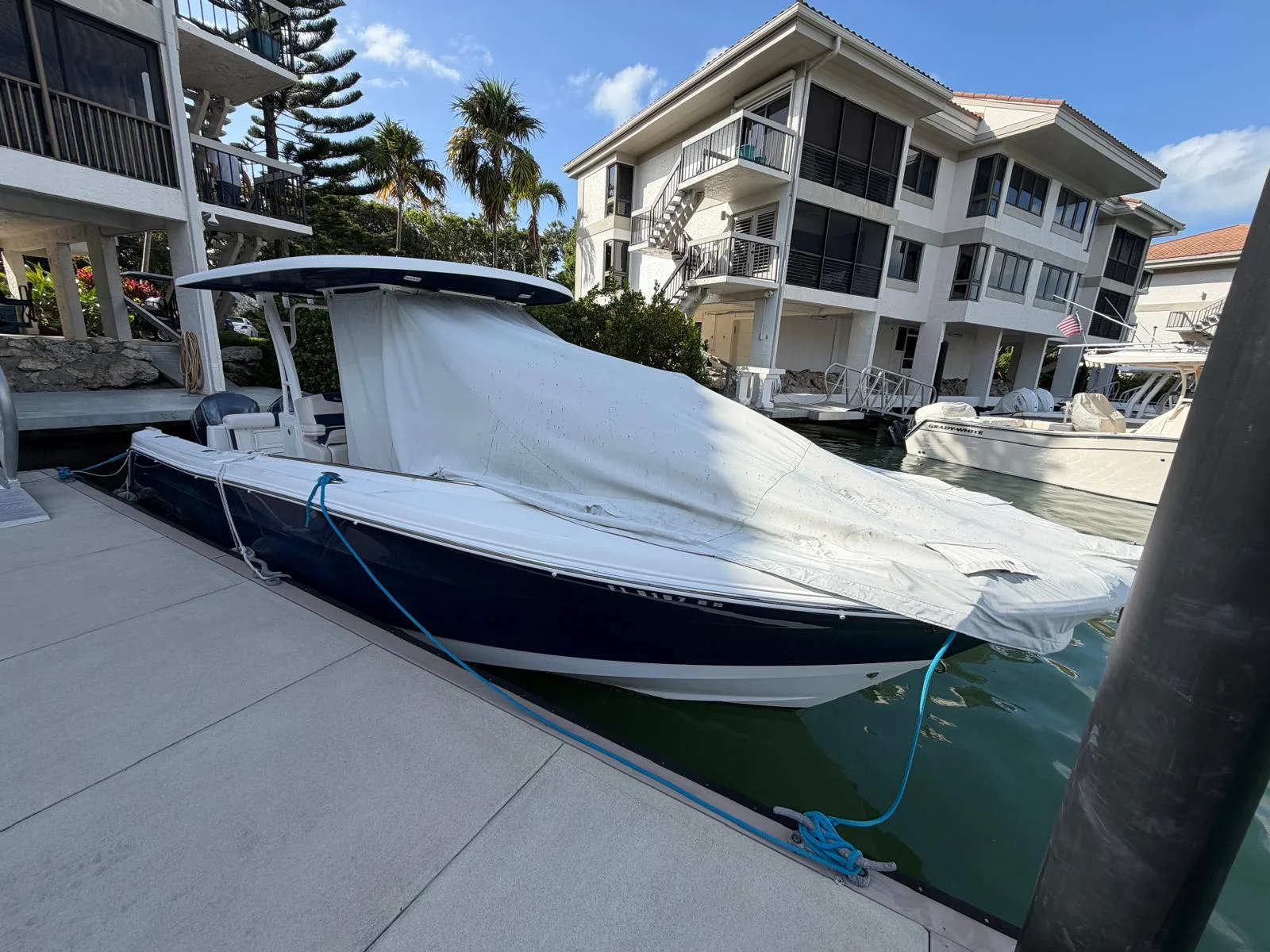 2017 Robalo R302 CENTER CONSOLE Image Thumbnail #1