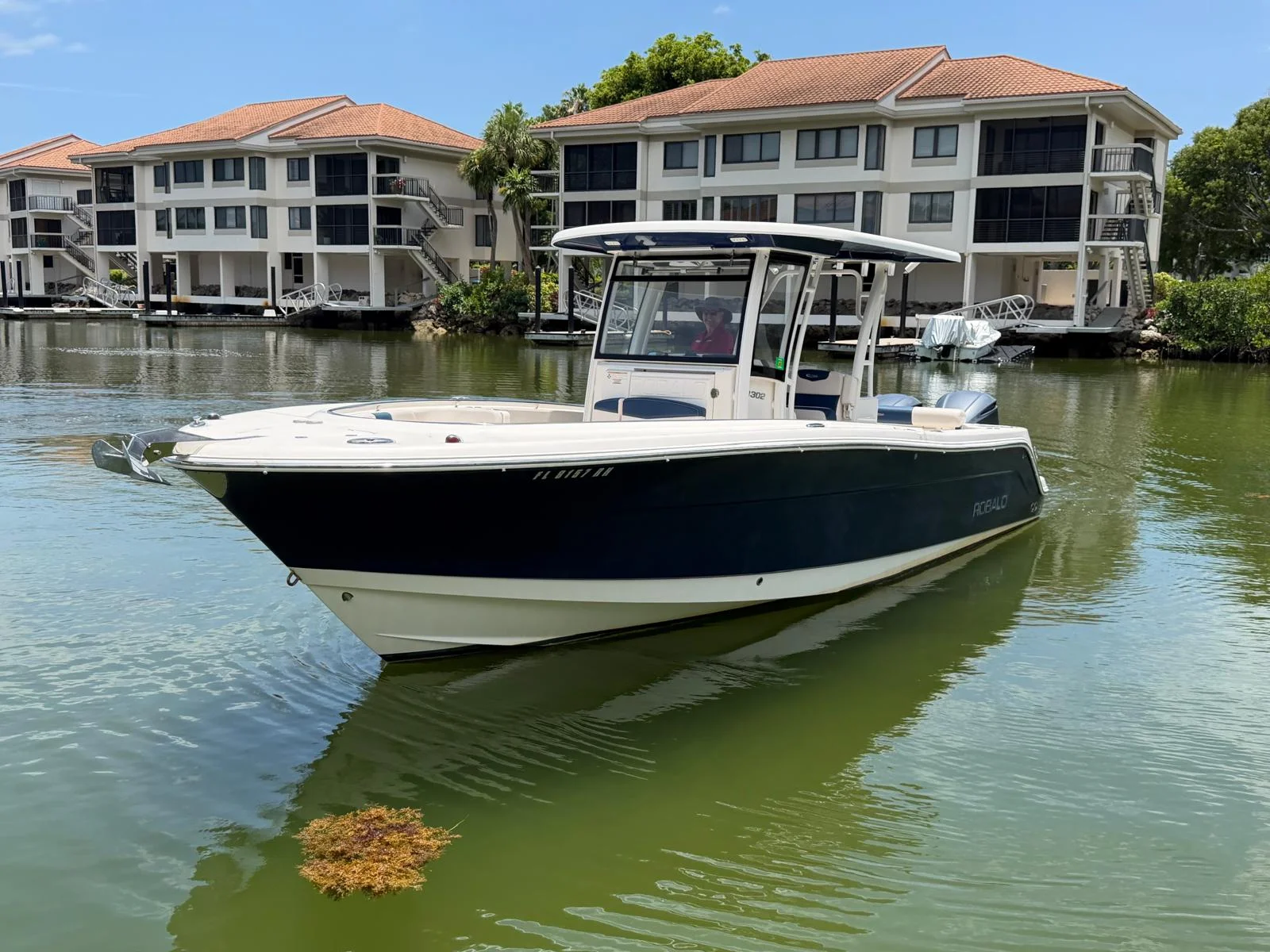 2017 Robalo R302 CENTER CONSOLE Image Thumbnail #4