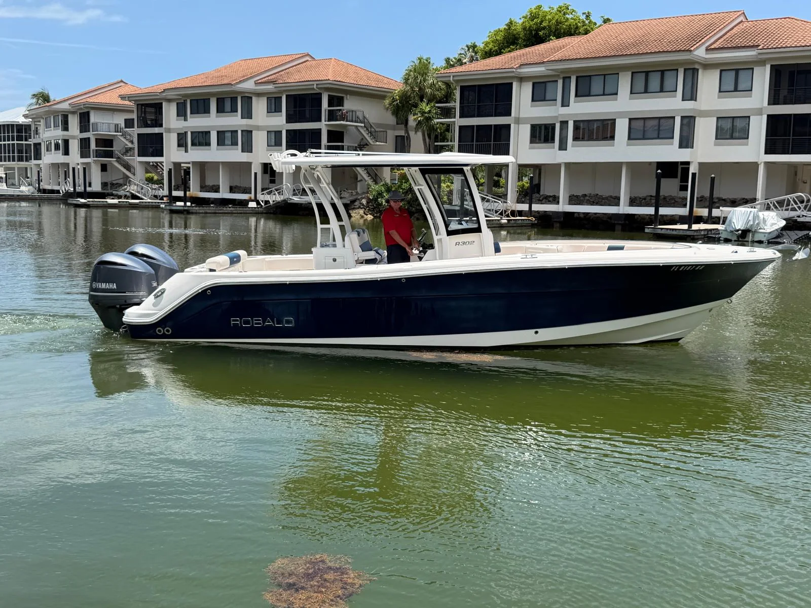2017 Robalo R302 CENTER CONSOLE Image Thumbnail #14
