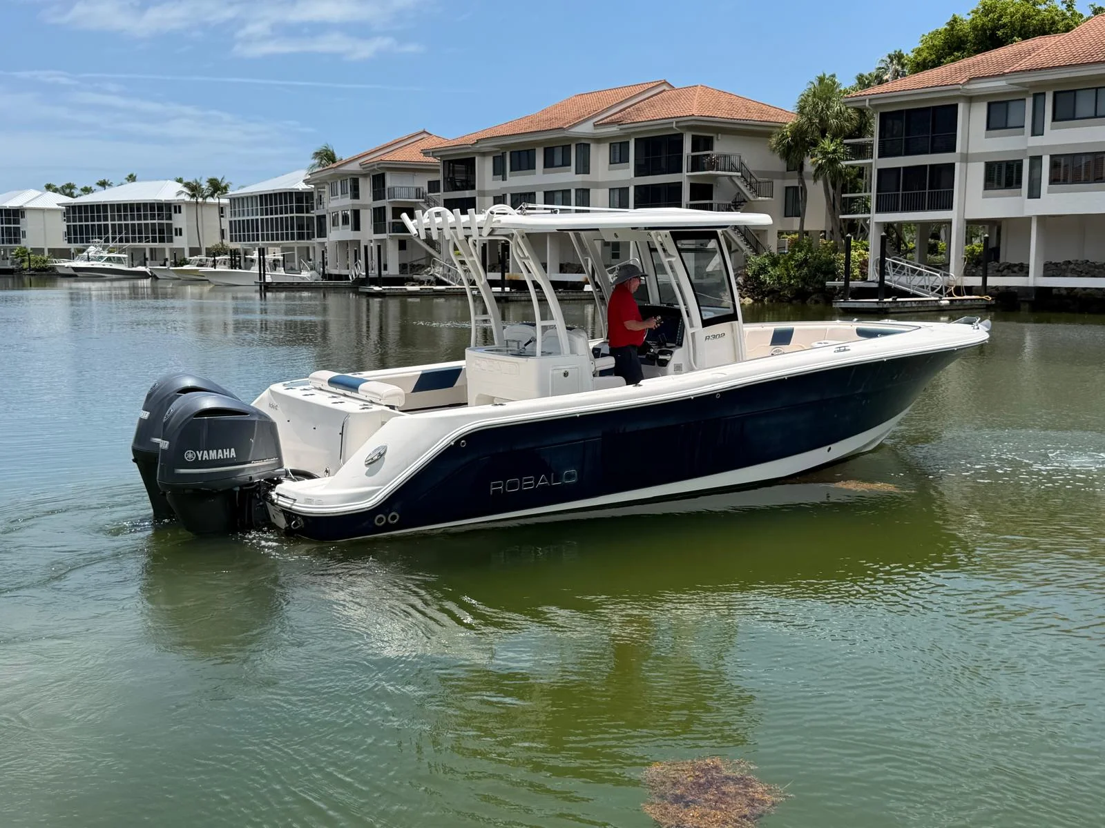 2017 Robalo R302 CENTER CONSOLE Image Thumbnail #11