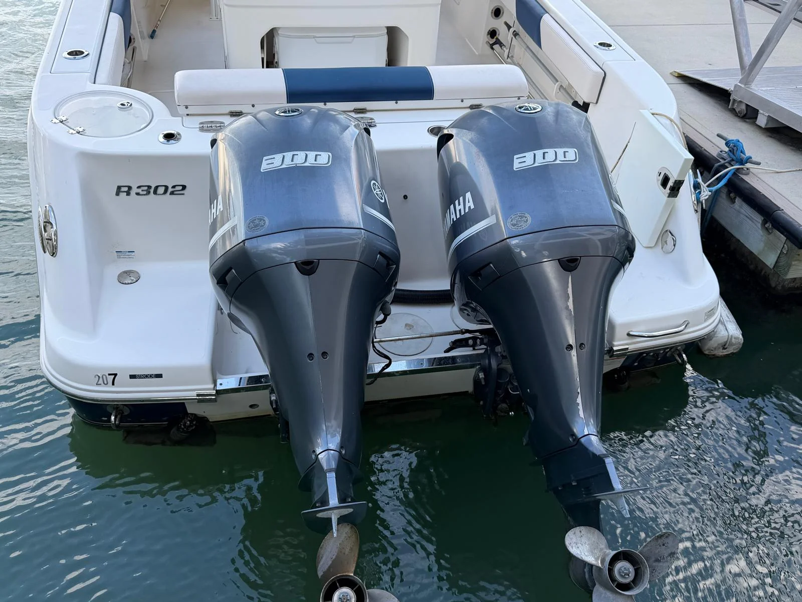 2017 Robalo R302 CENTER CONSOLE Image Thumbnail #18