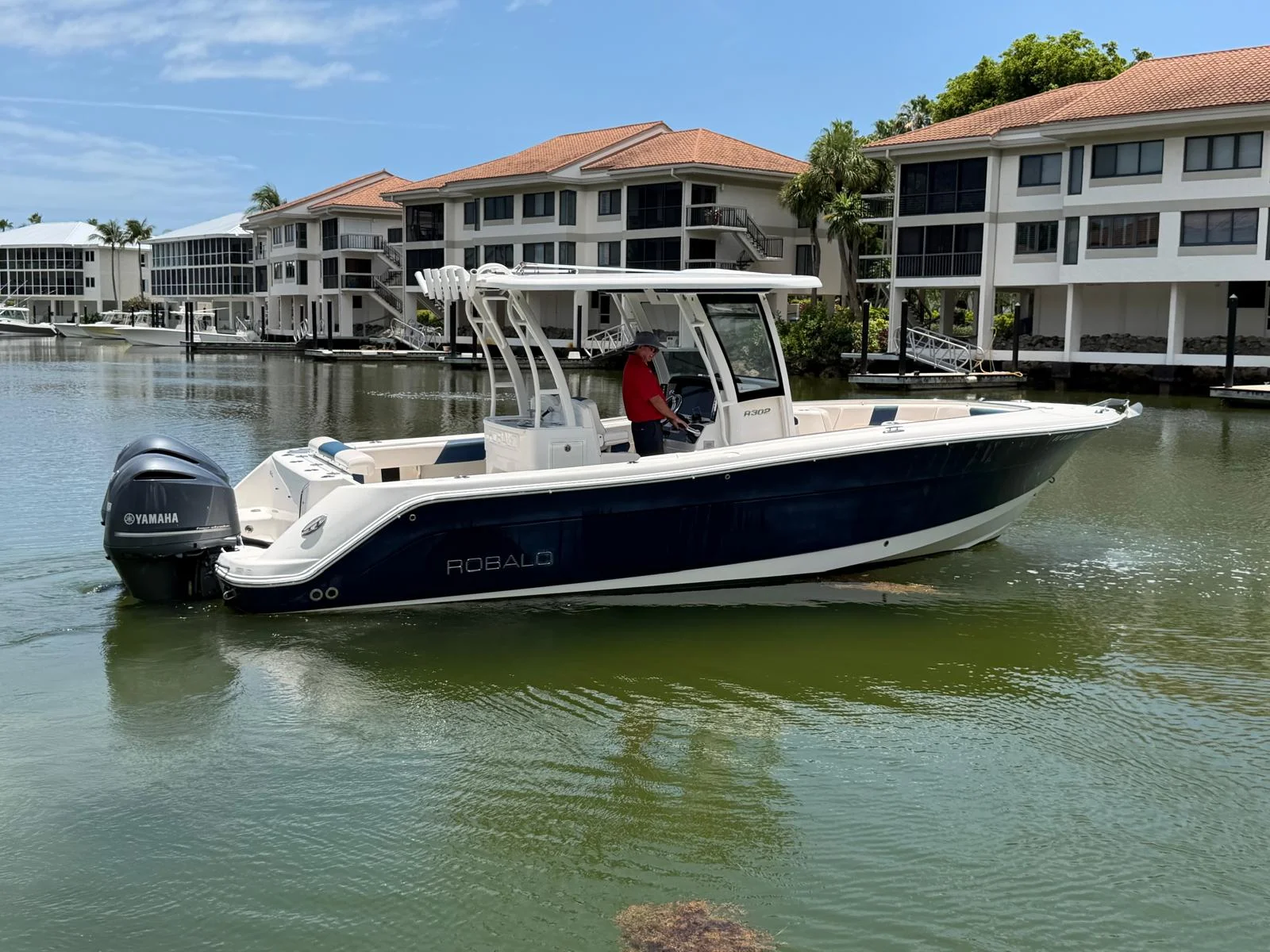 2017 Robalo R302 CENTER CONSOLE Image Thumbnail #12