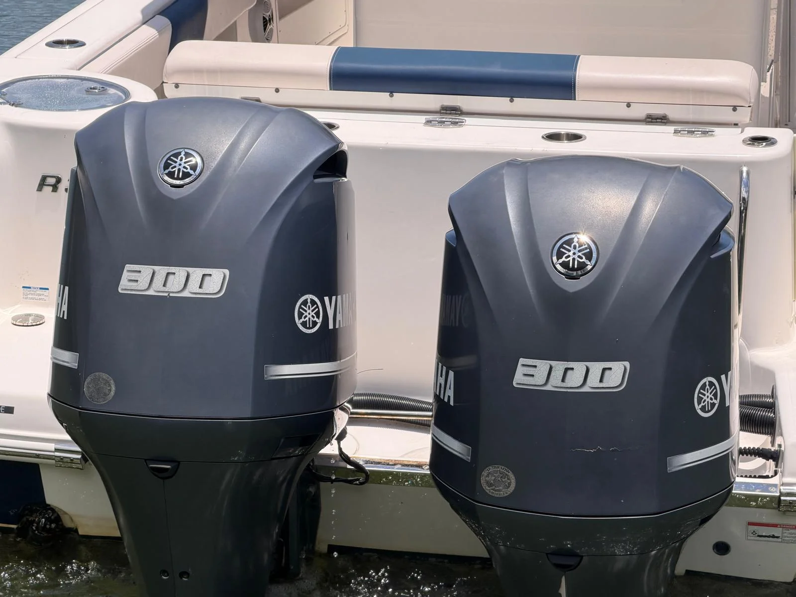 2017 Robalo R302 CENTER CONSOLE Image Thumbnail #27