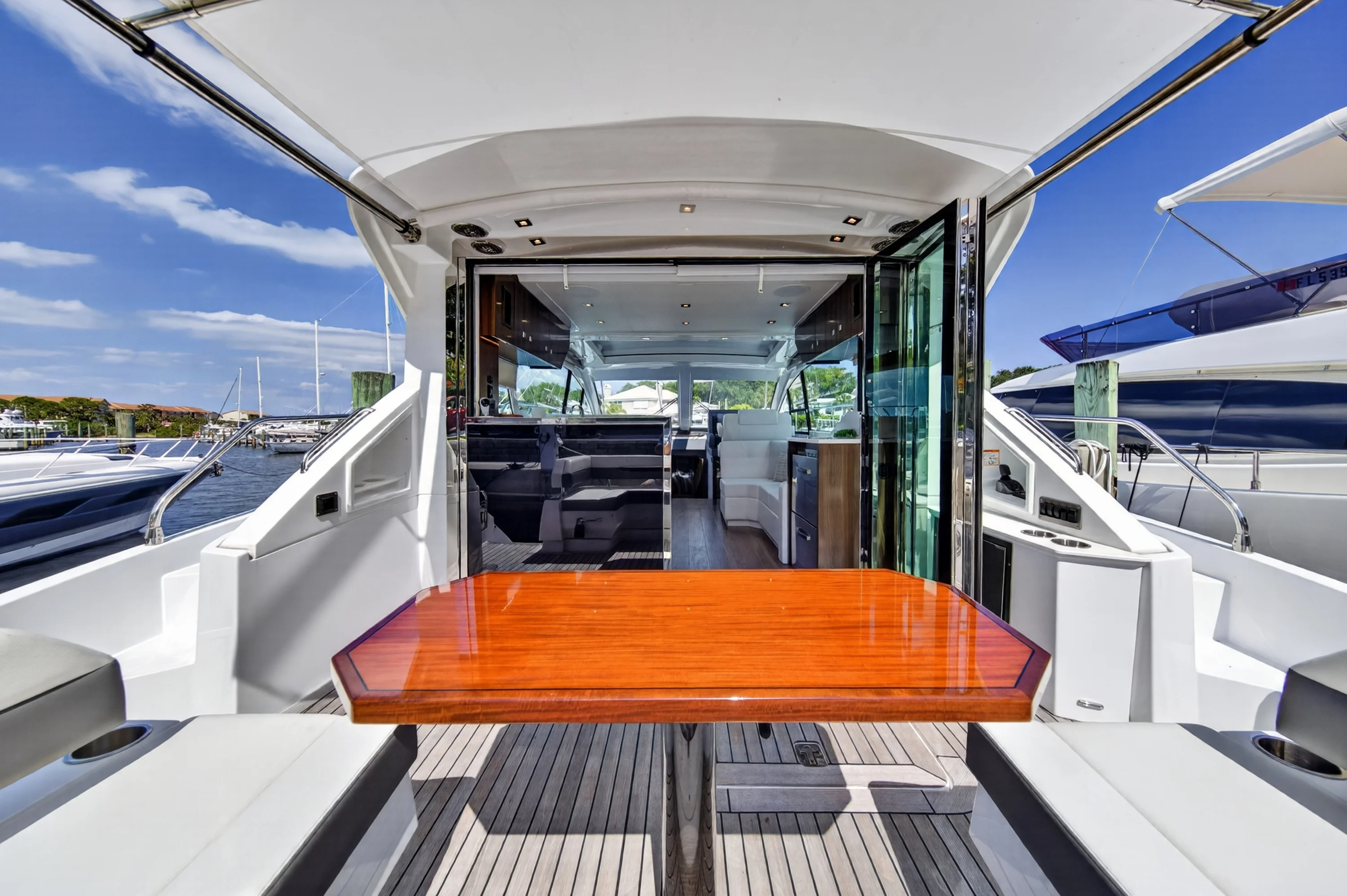 2023 Cruisers Yachts 50 CANTIUS Image Thumbnail #30