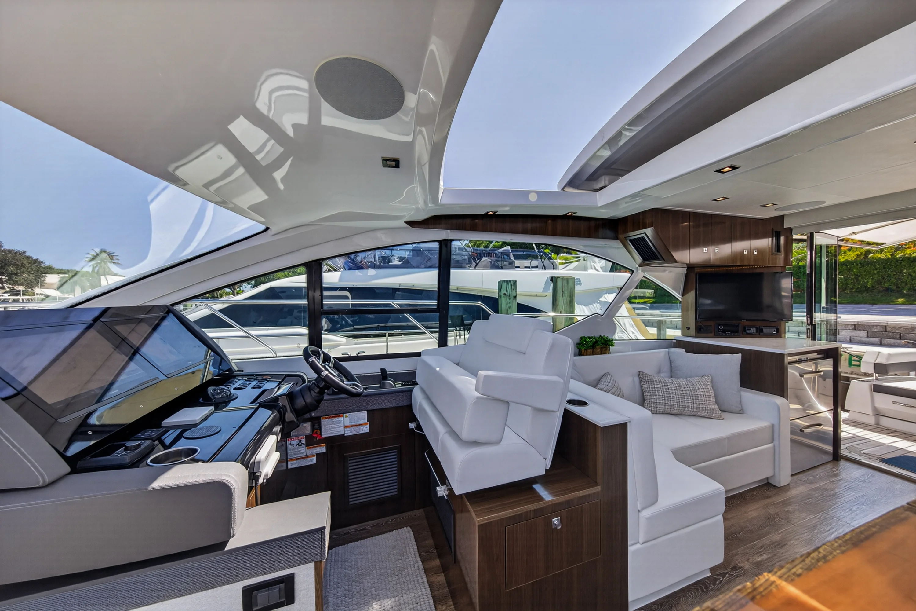 2023 Cruisers Yachts 50 CANTIUS Image Thumbnail #49