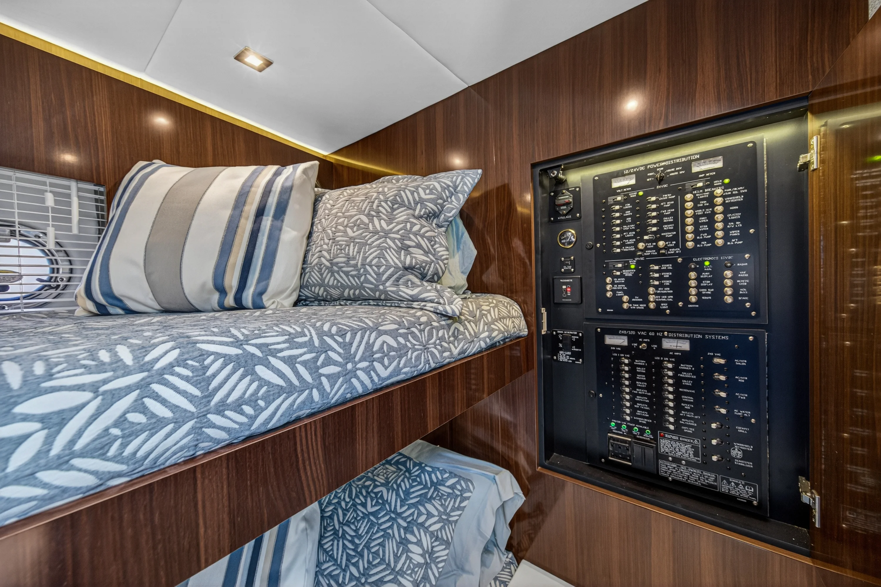 2023 Cruisers Yachts 50 CANTIUS Image Thumbnail #92
