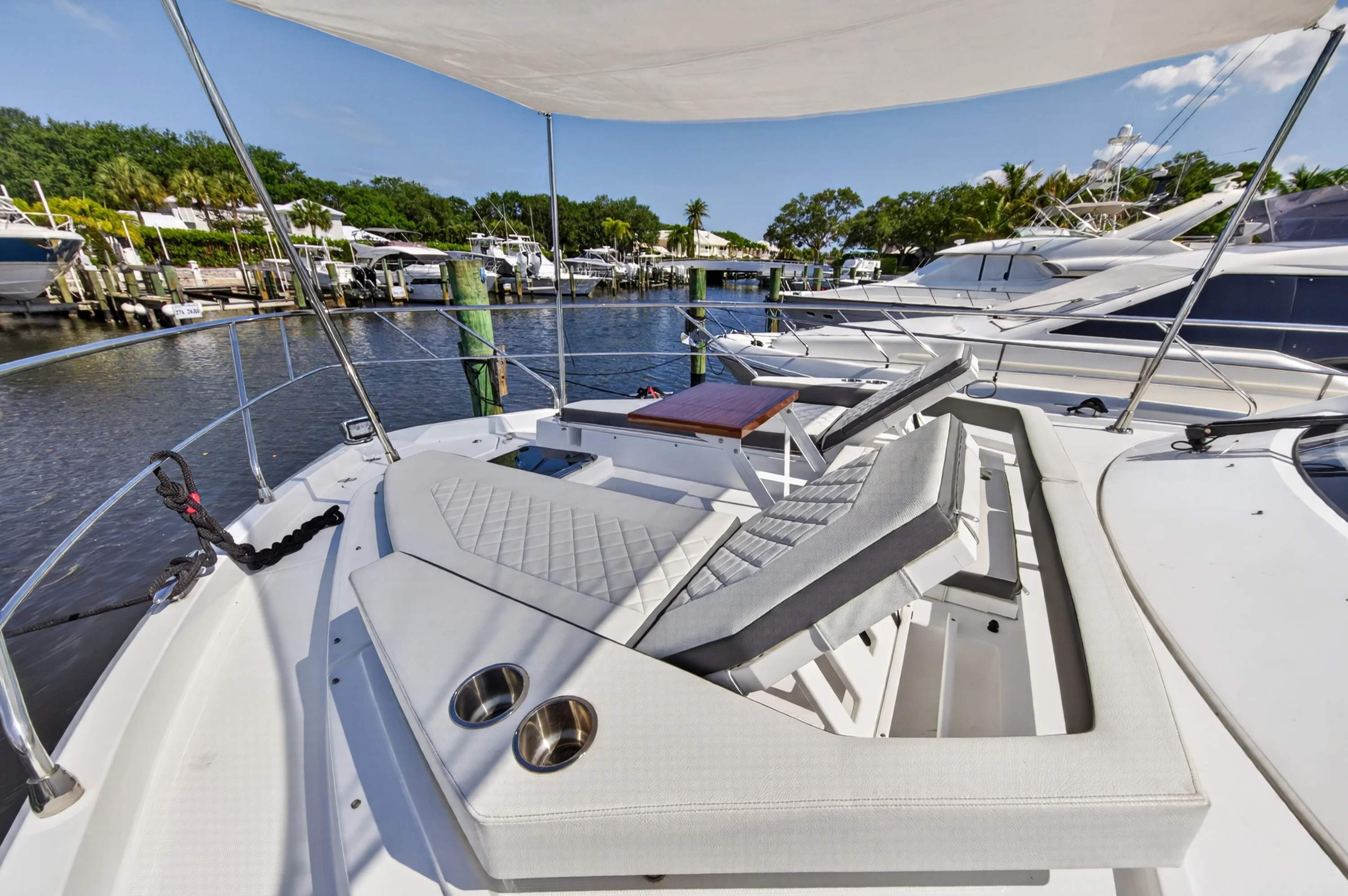 2023 Cruisers Yachts 50 CANTIUS Image Thumbnail #7