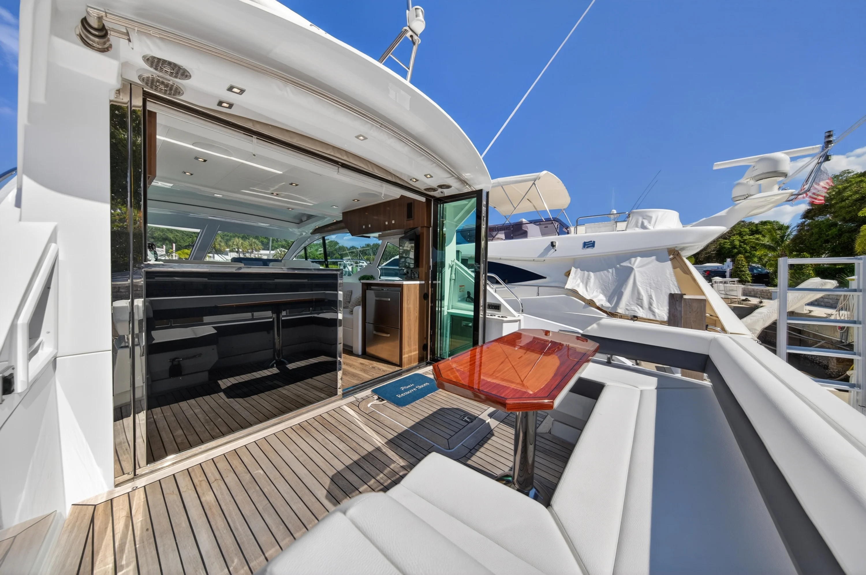 2023 Cruisers Yachts 50 CANTIUS Image Thumbnail #27
