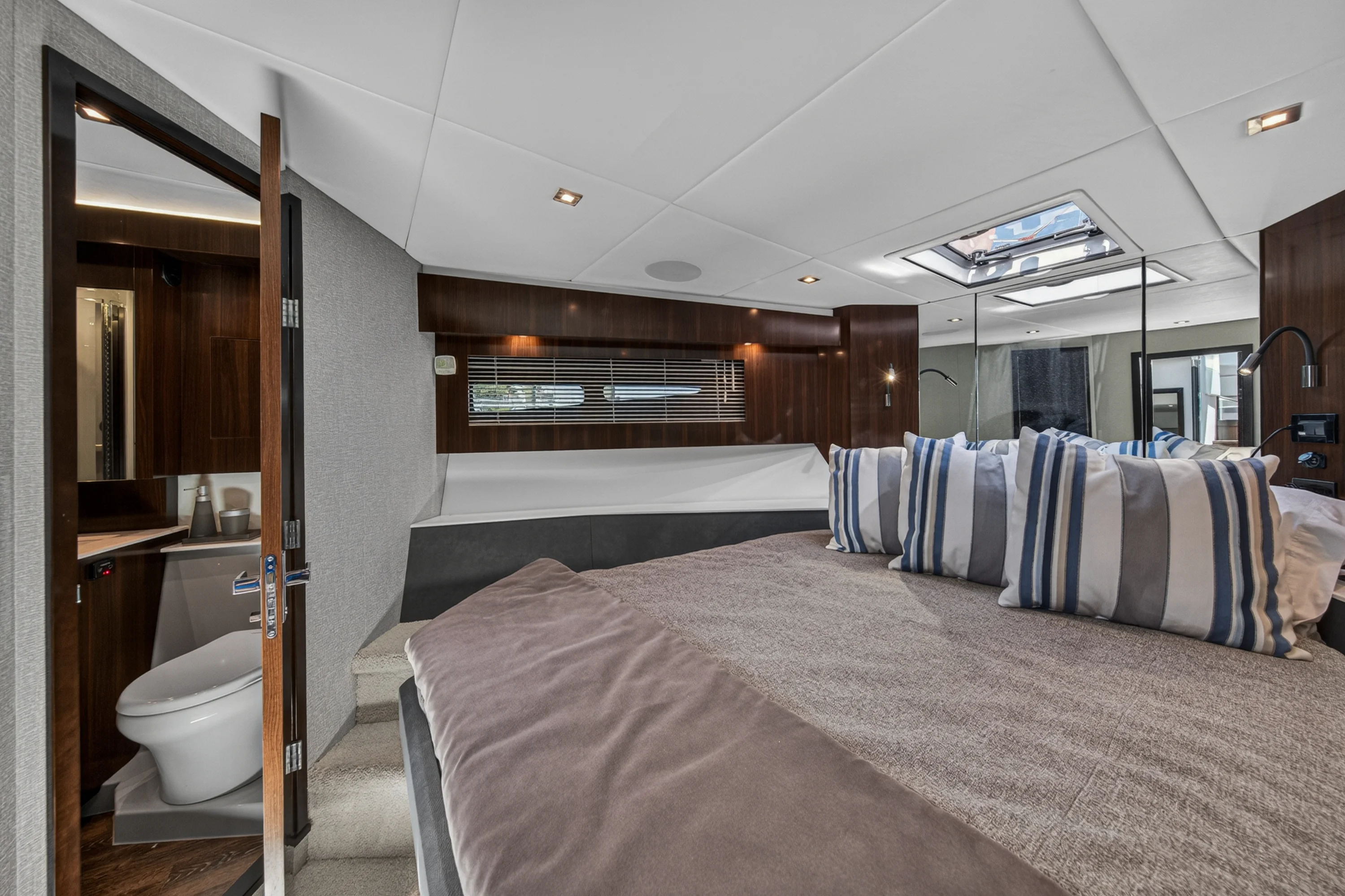 2023 Cruisers Yachts 50 CANTIUS Image Thumbnail #62