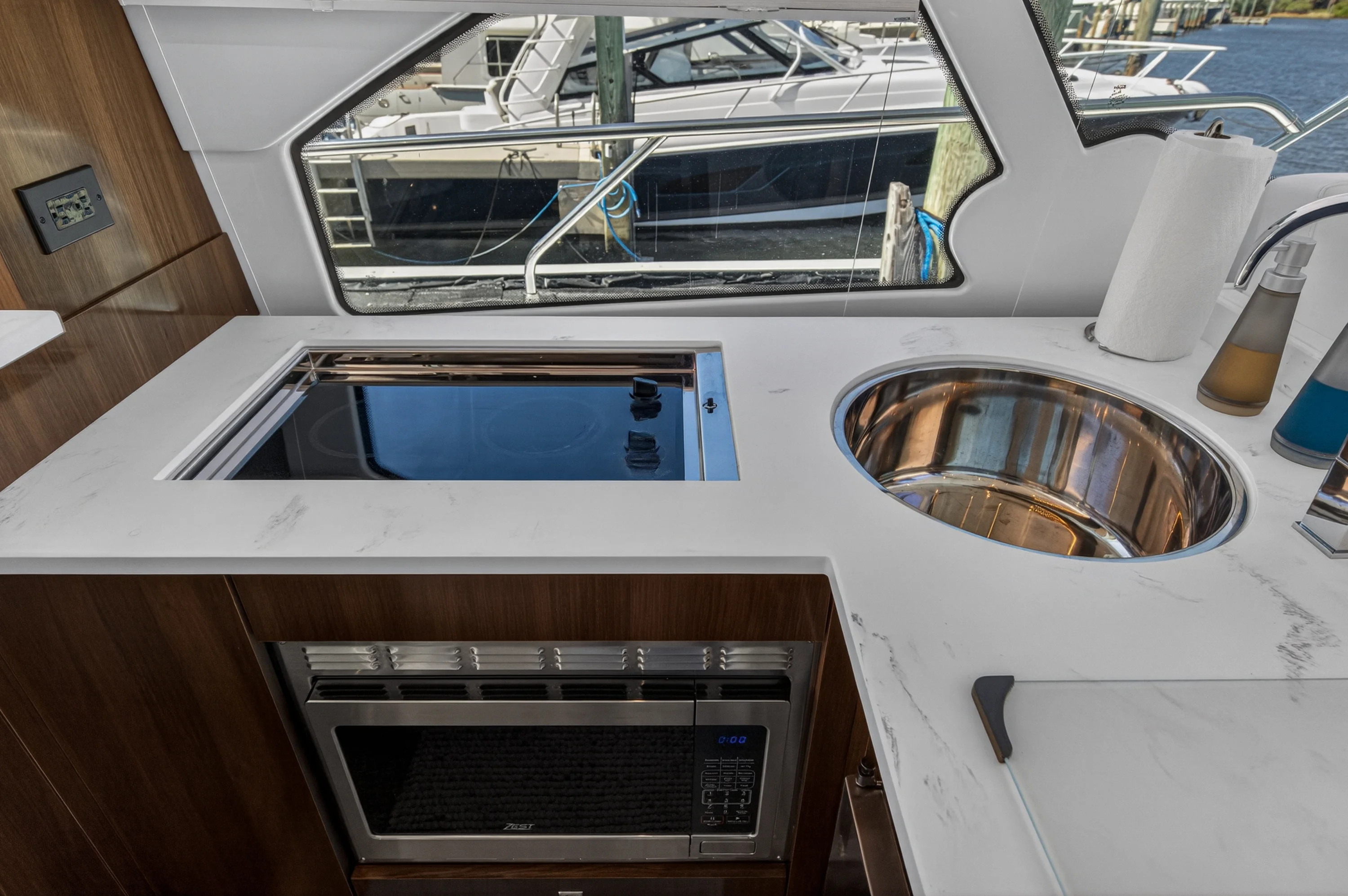 2023 Cruisers Yachts 50 CANTIUS Image Thumbnail #40