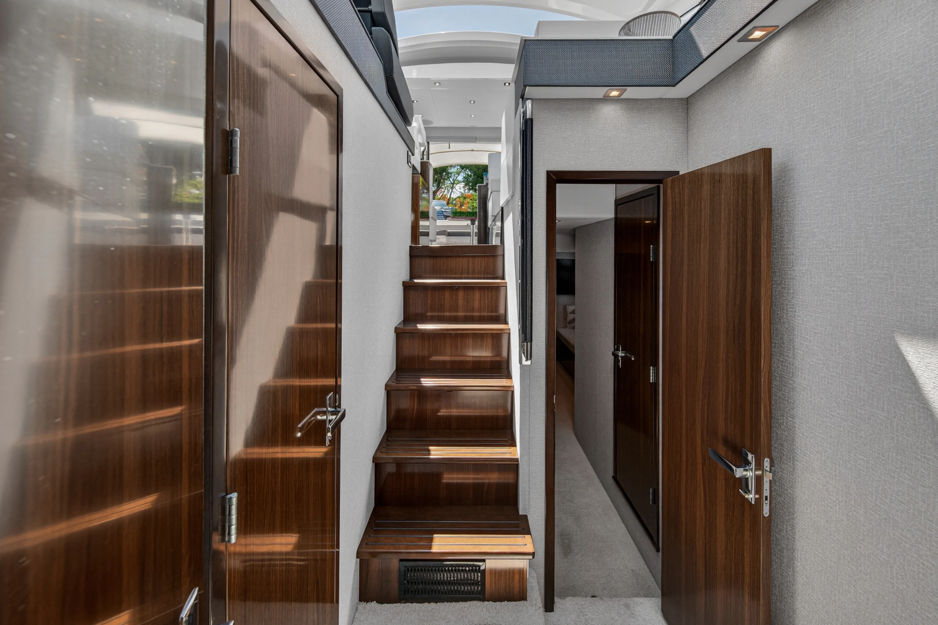 2023 Cruisers Yachts 50 CANTIUS Image Thumbnail #78