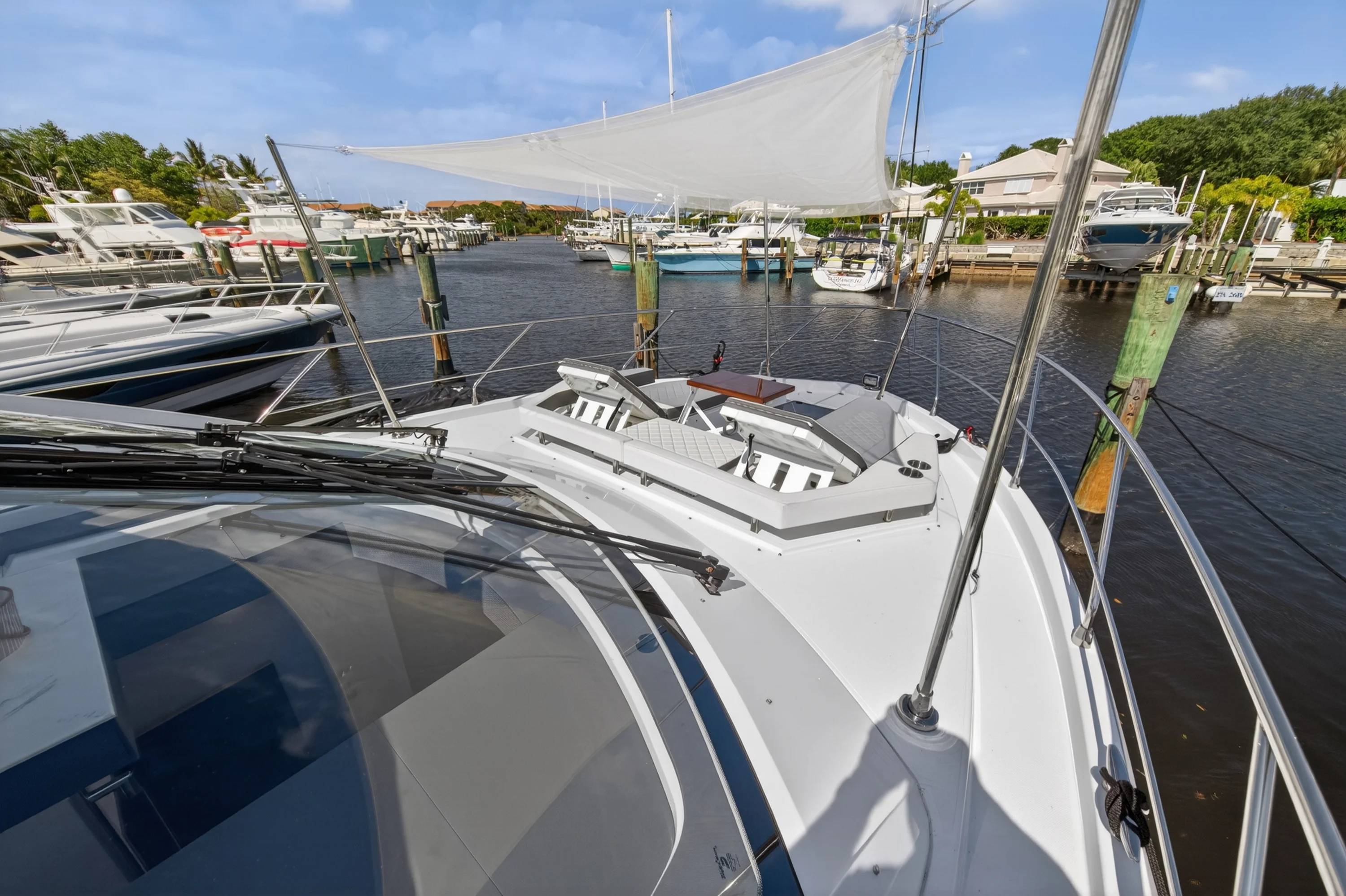 2023 Cruisers Yachts 50 CANTIUS Image Thumbnail #10
