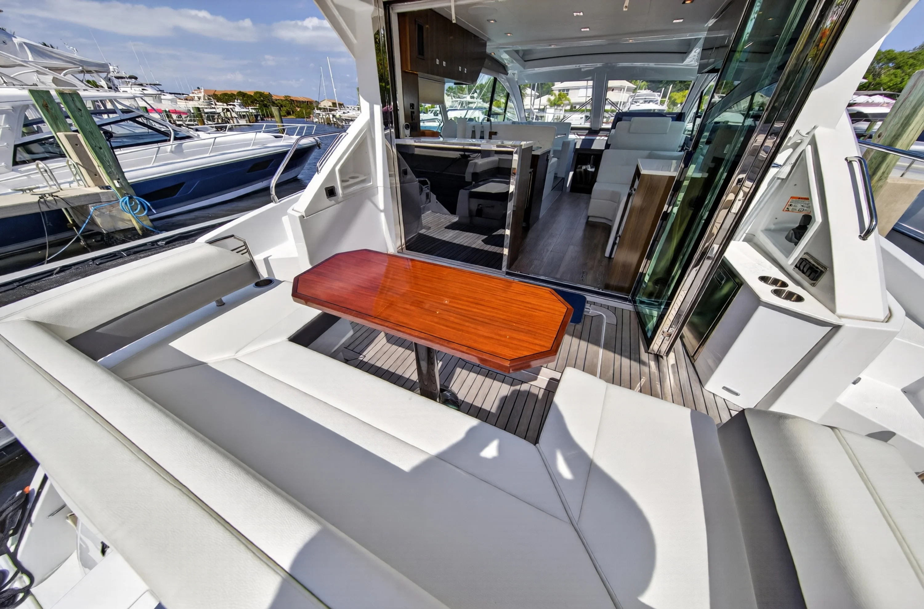 2023 Cruisers Yachts 50 CANTIUS Image Thumbnail #29