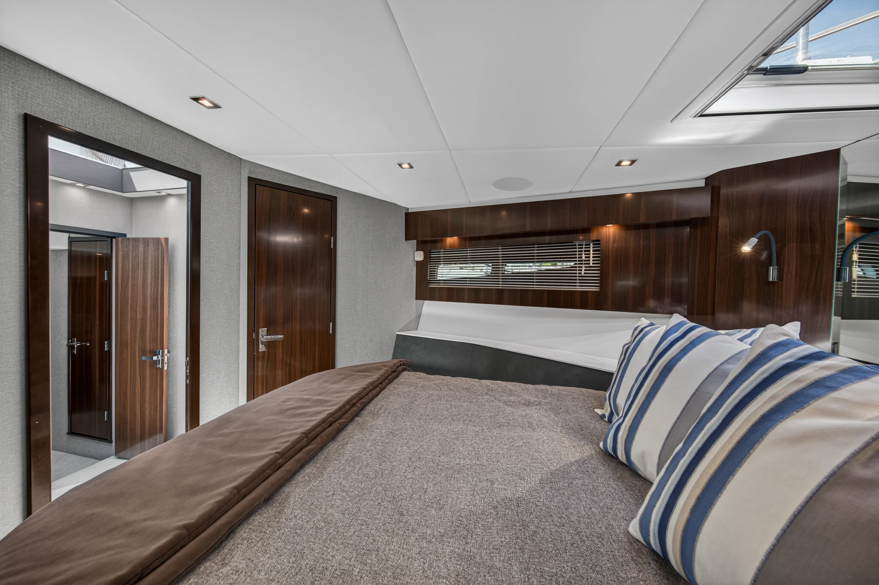 2023 Cruisers Yachts 50 CANTIUS Image Thumbnail #65