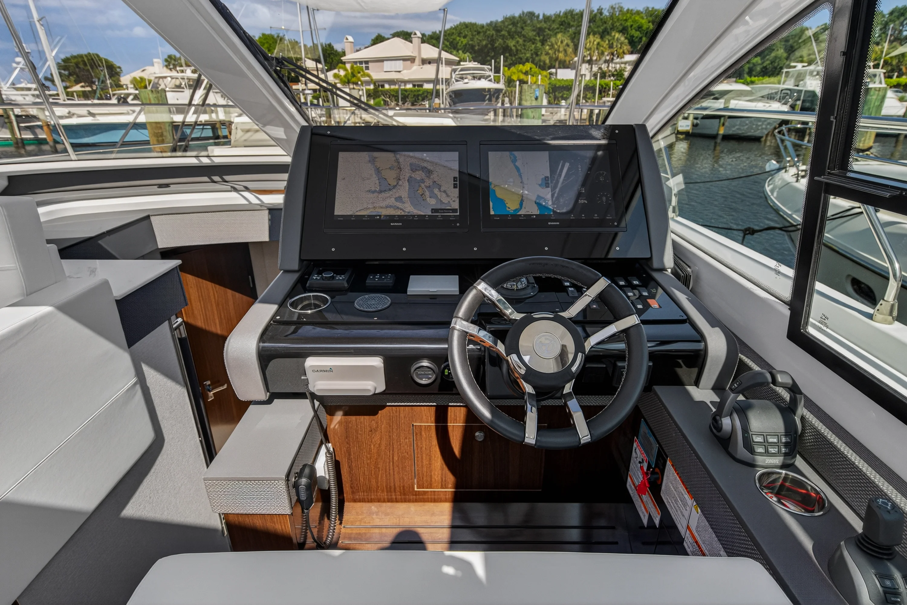 2023 Cruisers Yachts 50 CANTIUS Image Thumbnail #52